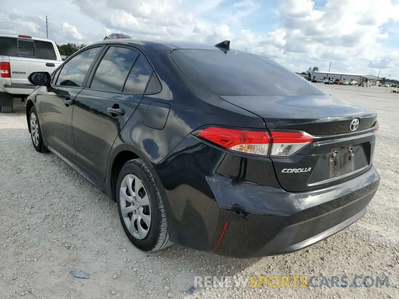 2 fotografías del automóvil dañado 5YFEPMAE6NP312243 TOYOTA COROLLA 2022