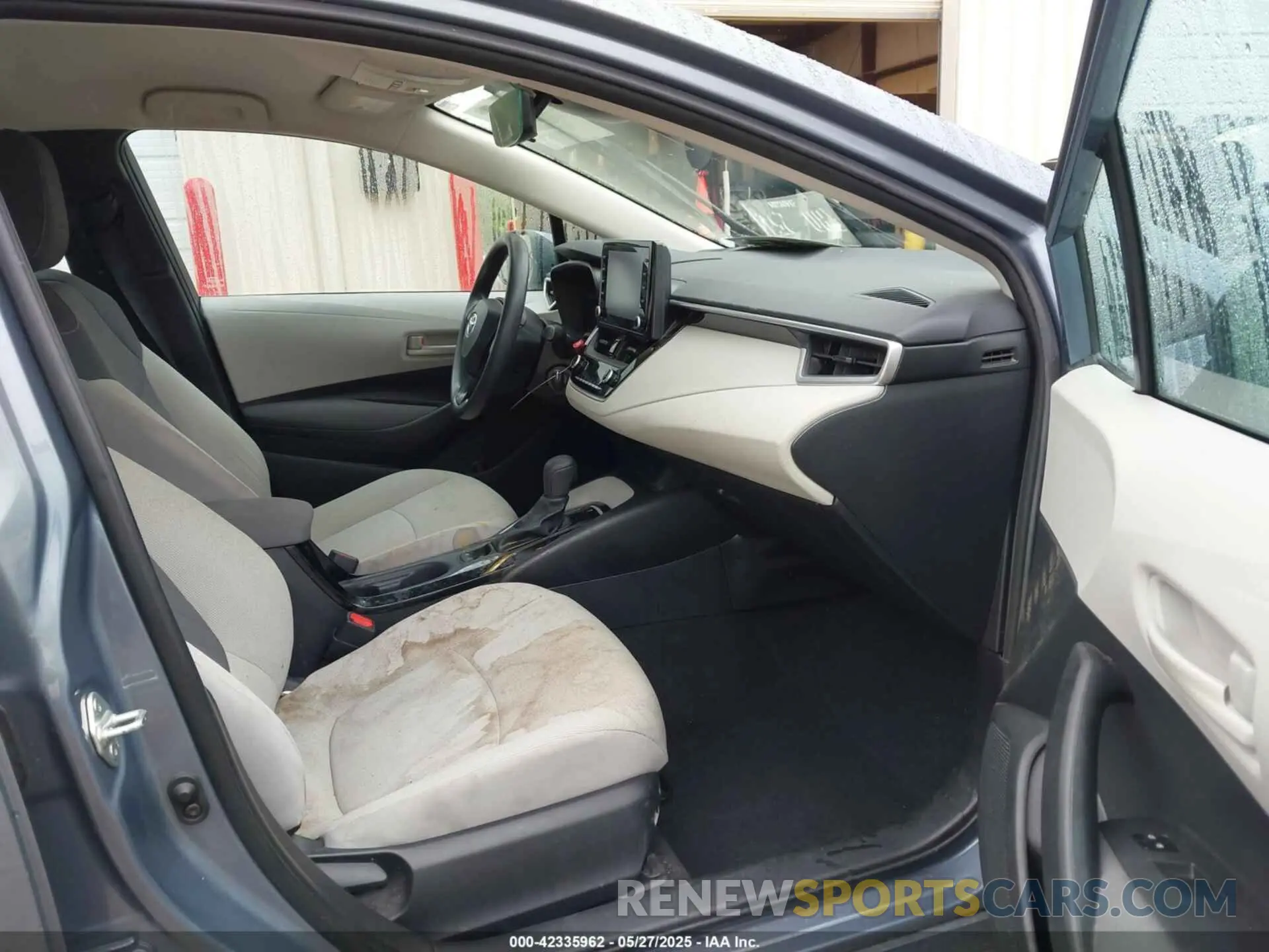 5 fotografías del automóvil dañado 5YFEPMAE6NP325283 TOYOTA COROLLA 2022