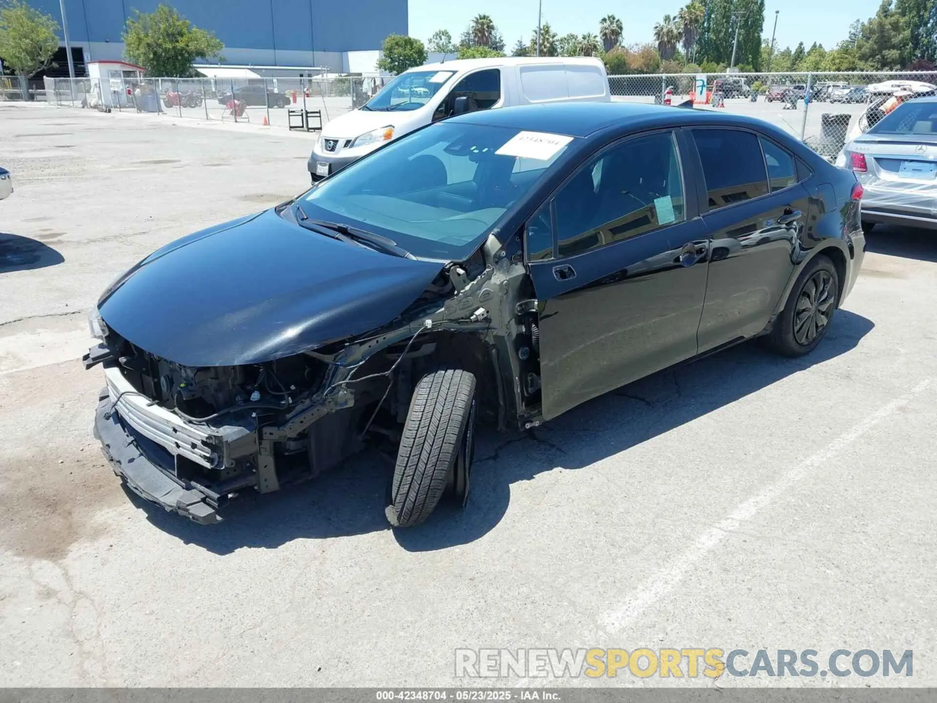 2 fotografías del automóvil dañado 5YFEPMAE6NP327387 TOYOTA COROLLA 2022
