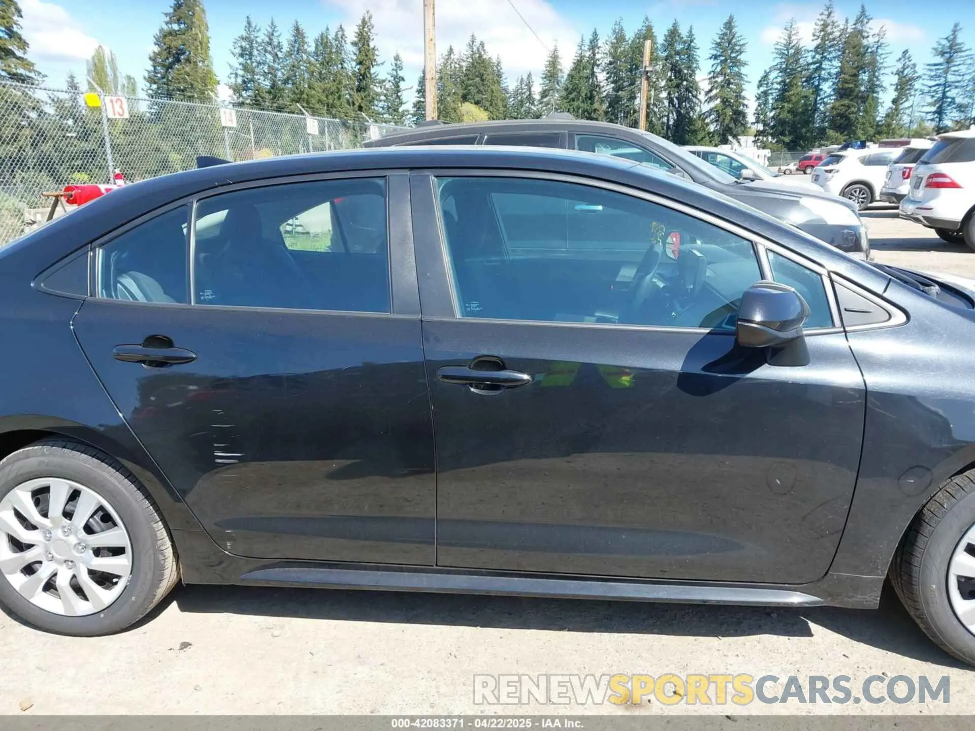 13 fotografías del automóvil dañado 5YFEPMAE6NP341743 TOYOTA COROLLA 2022