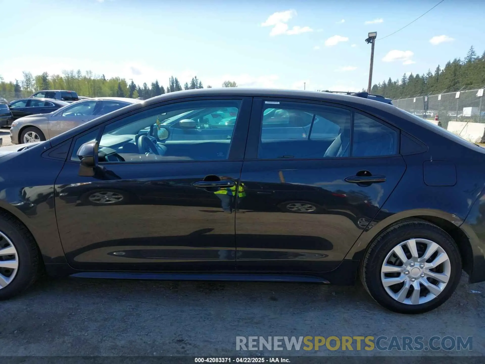 14 fotografías del automóvil dañado 5YFEPMAE6NP341743 TOYOTA COROLLA 2022