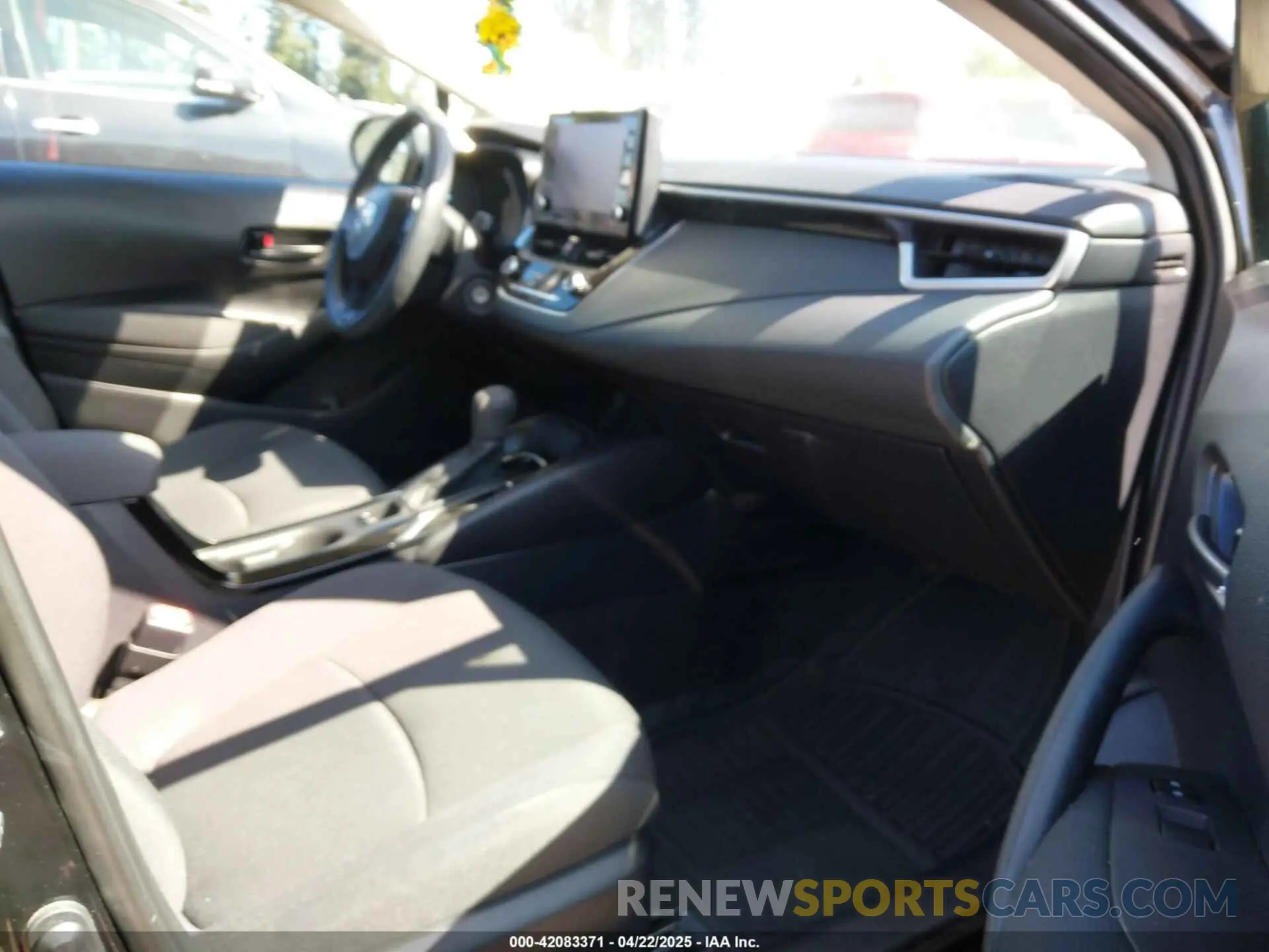 5 fotografías del automóvil dañado 5YFEPMAE6NP341743 TOYOTA COROLLA 2022