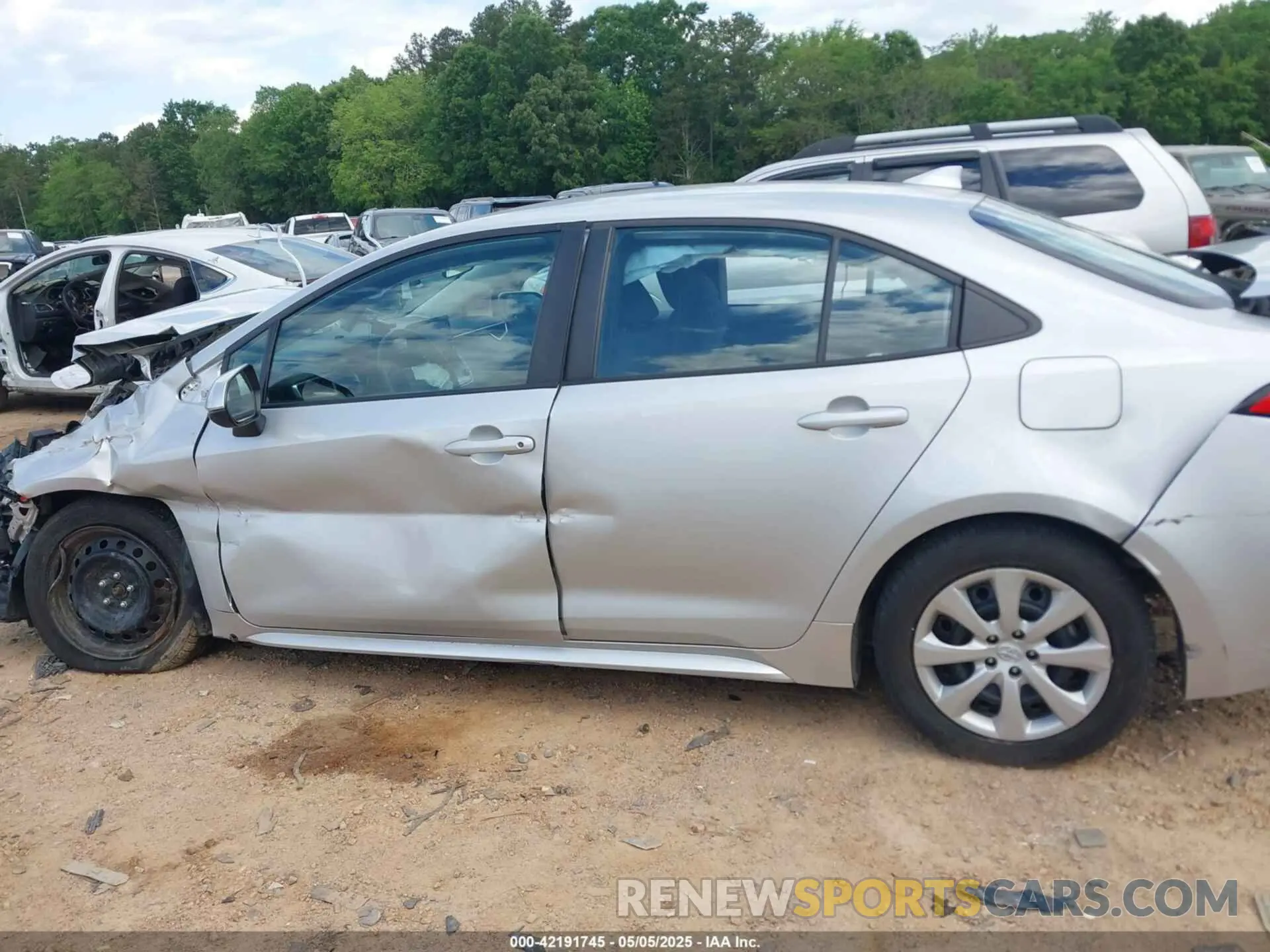 14 fotografías del automóvil dañado 5YFEPMAE6NP370739 TOYOTA COROLLA 2022