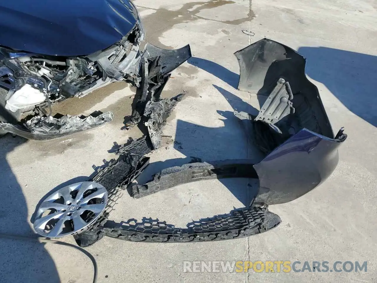 12 fotografías del automóvil dañado 5YFEPMAE6NP375715 TOYOTA COROLLA 2022