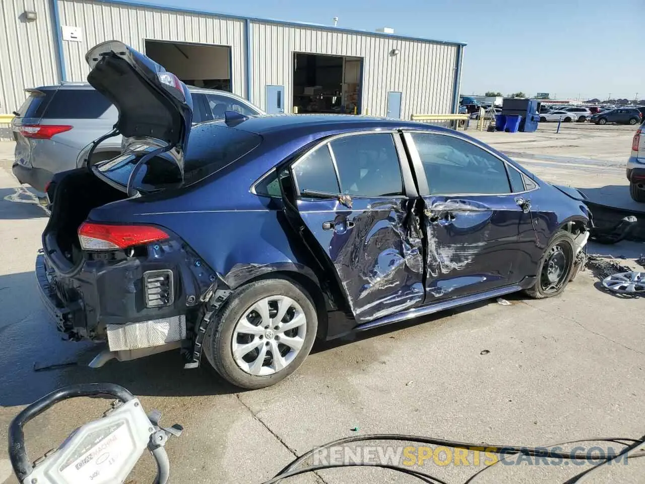 3 fotografías del automóvil dañado 5YFEPMAE6NP375715 TOYOTA COROLLA 2022