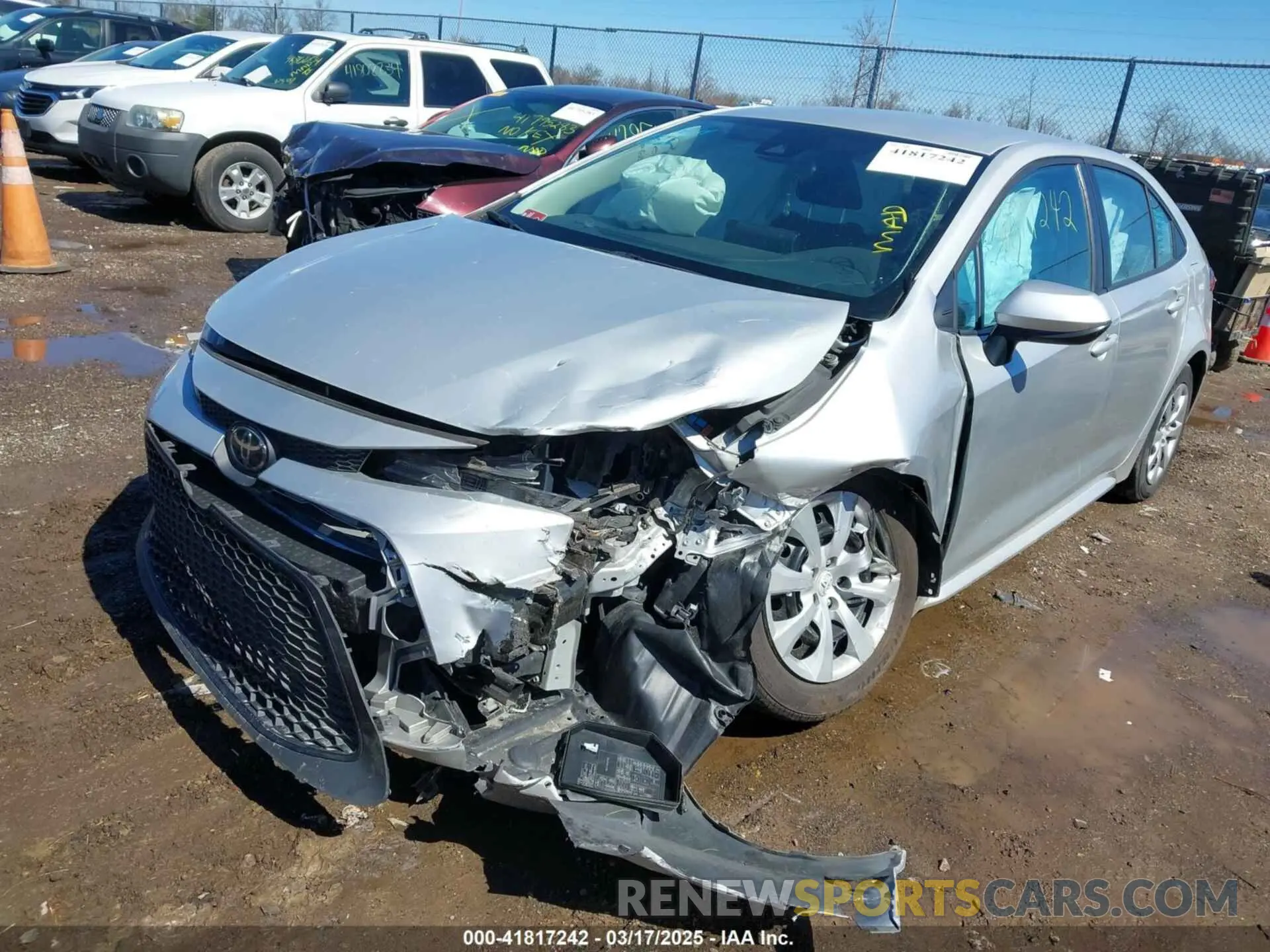 2 fotografías del automóvil dañado 5YFEPMAE7NP275266 TOYOTA COROLLA 2022