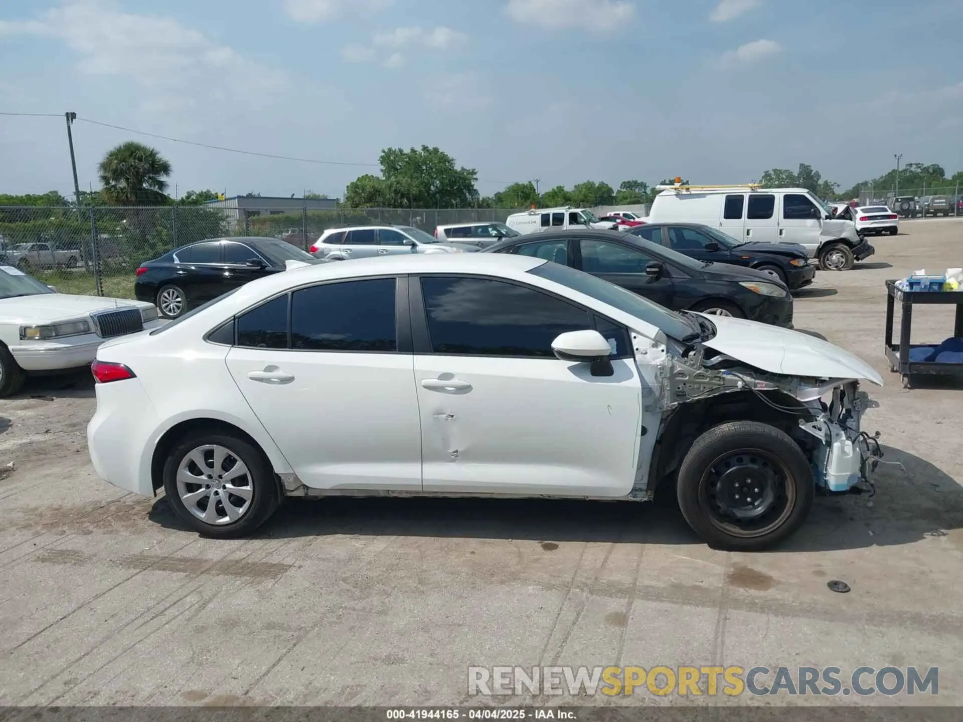 14 fotografías del automóvil dañado 5YFEPMAE7NP275963 TOYOTA COROLLA 2022