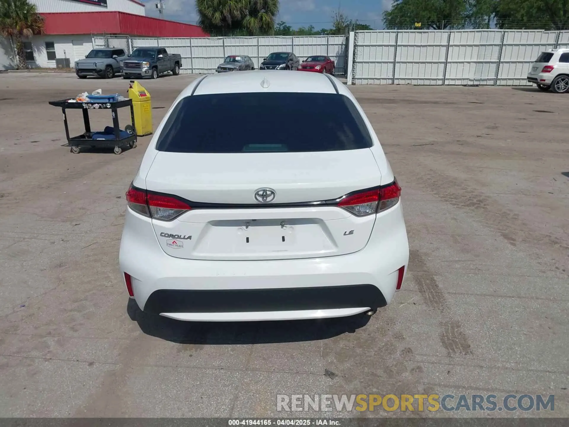 17 fotografías del automóvil dañado 5YFEPMAE7NP275963 TOYOTA COROLLA 2022