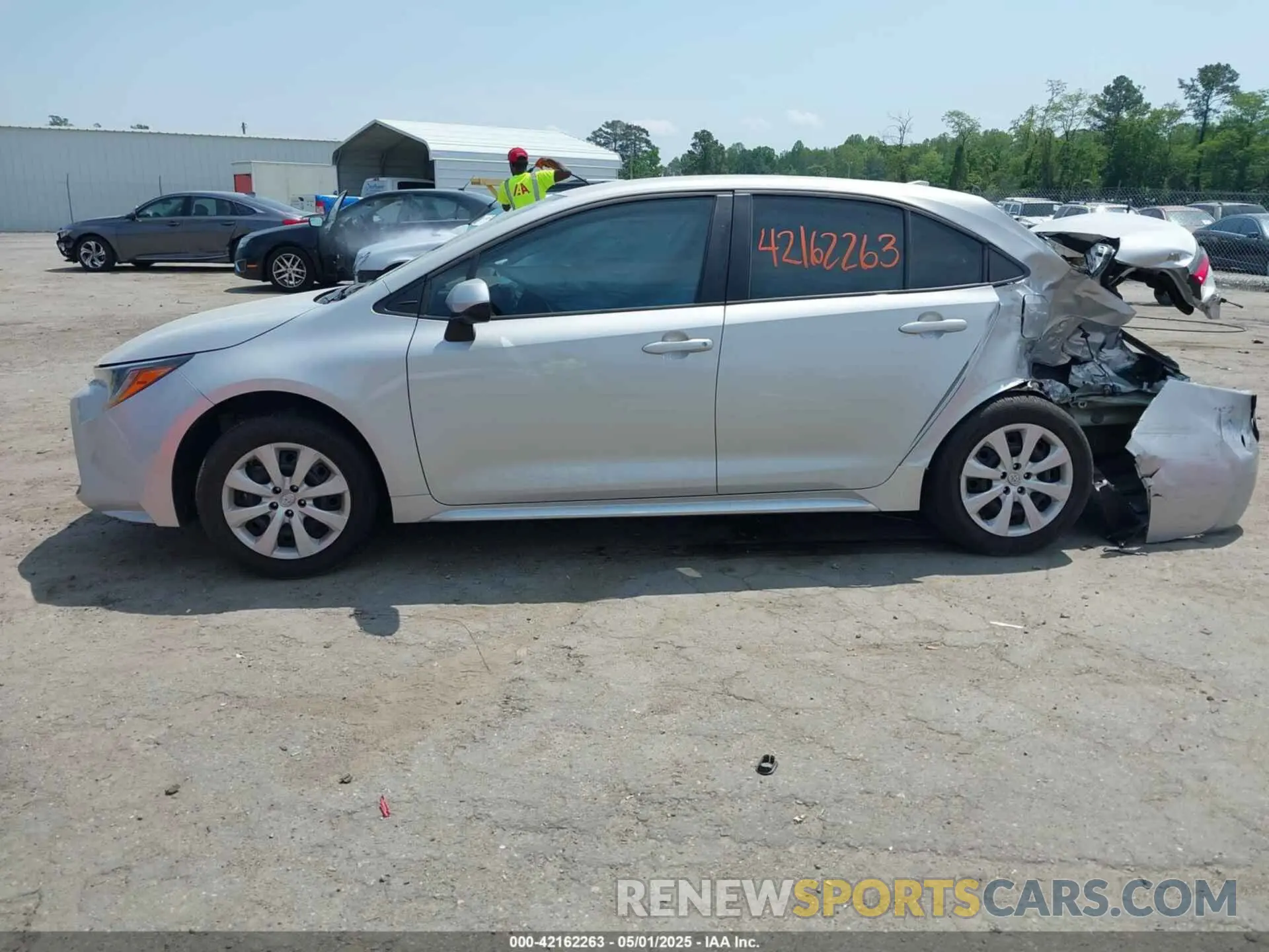 13 fotografías del automóvil dañado 5YFEPMAE7NP279625 TOYOTA COROLLA 2022