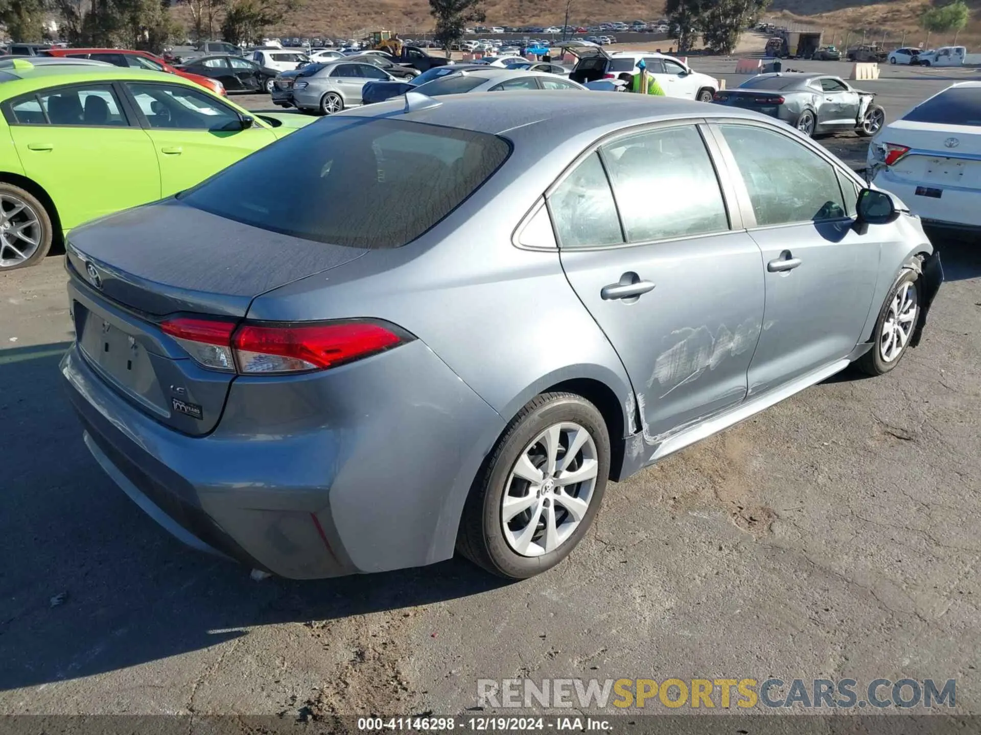 4 fotografías del automóvil dañado 5YFEPMAE7NP280418 TOYOTA COROLLA 2022