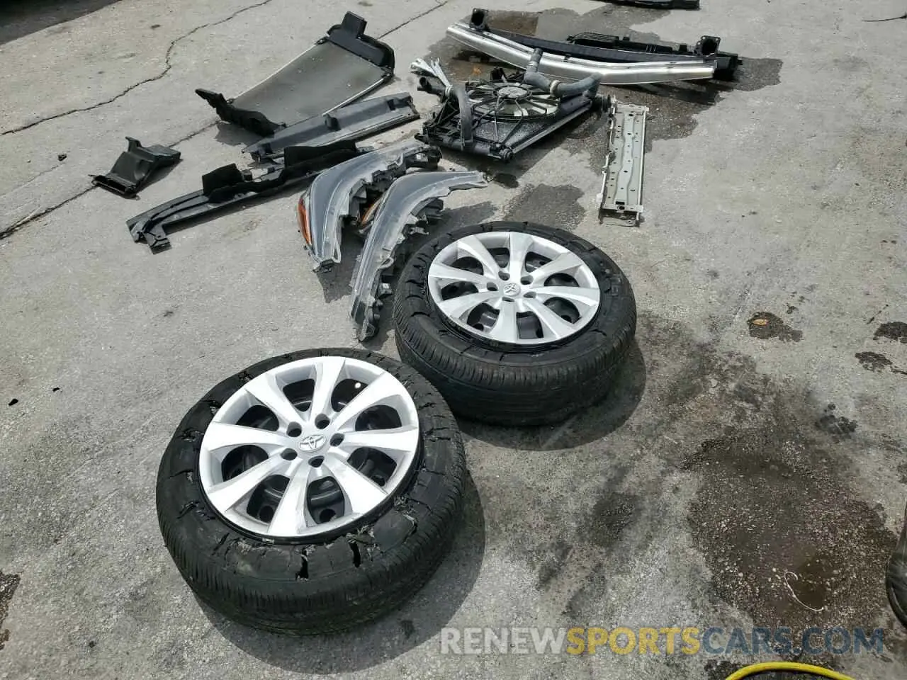 12 fotografías del automóvil dañado 5YFEPMAE7NP284050 TOYOTA COROLLA 2022