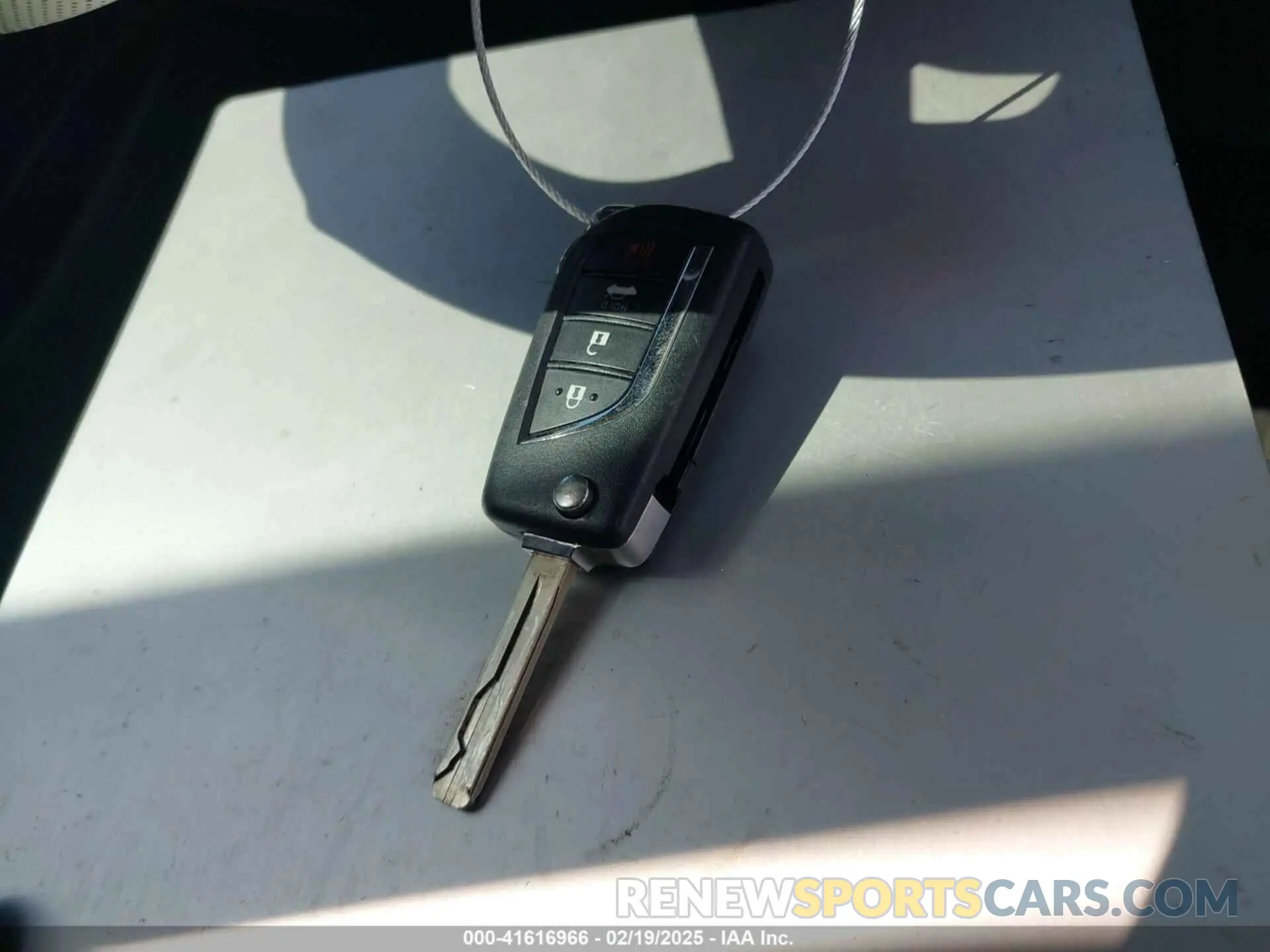 11 fotografías del automóvil dañado 5YFEPMAE7NP284551 TOYOTA COROLLA 2022