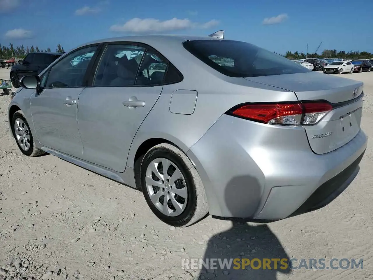 2 fotografías del automóvil dañado 5YFEPMAE7NP288616 TOYOTA COROLLA 2022