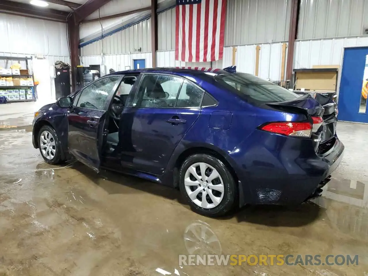 2 fotografías del automóvil dañado 5YFEPMAE7NP298501 TOYOTA COROLLA 2022