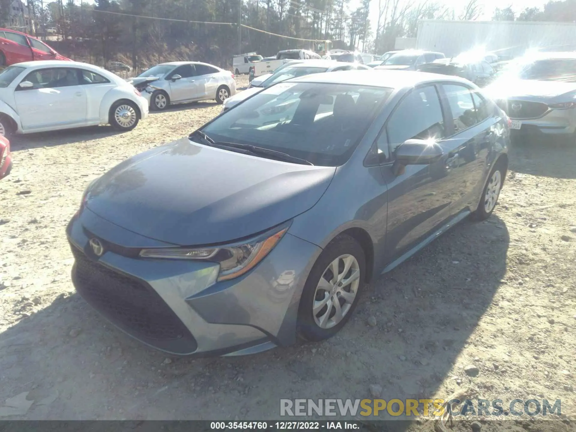 2 fotografías del automóvil dañado 5YFEPMAE7NP302482 TOYOTA COROLLA 2022