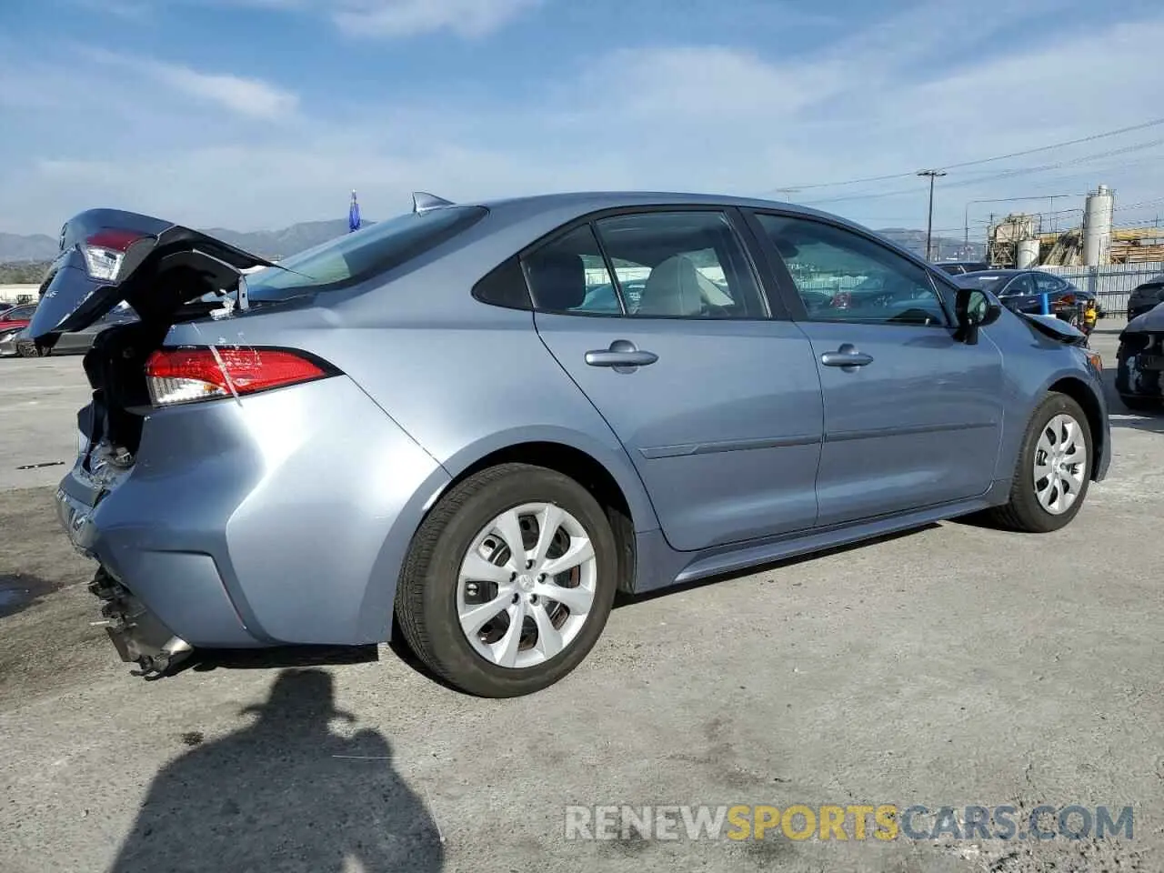 3 fotografías del automóvil dañado 5YFEPMAE7NP303616 TOYOTA COROLLA 2022