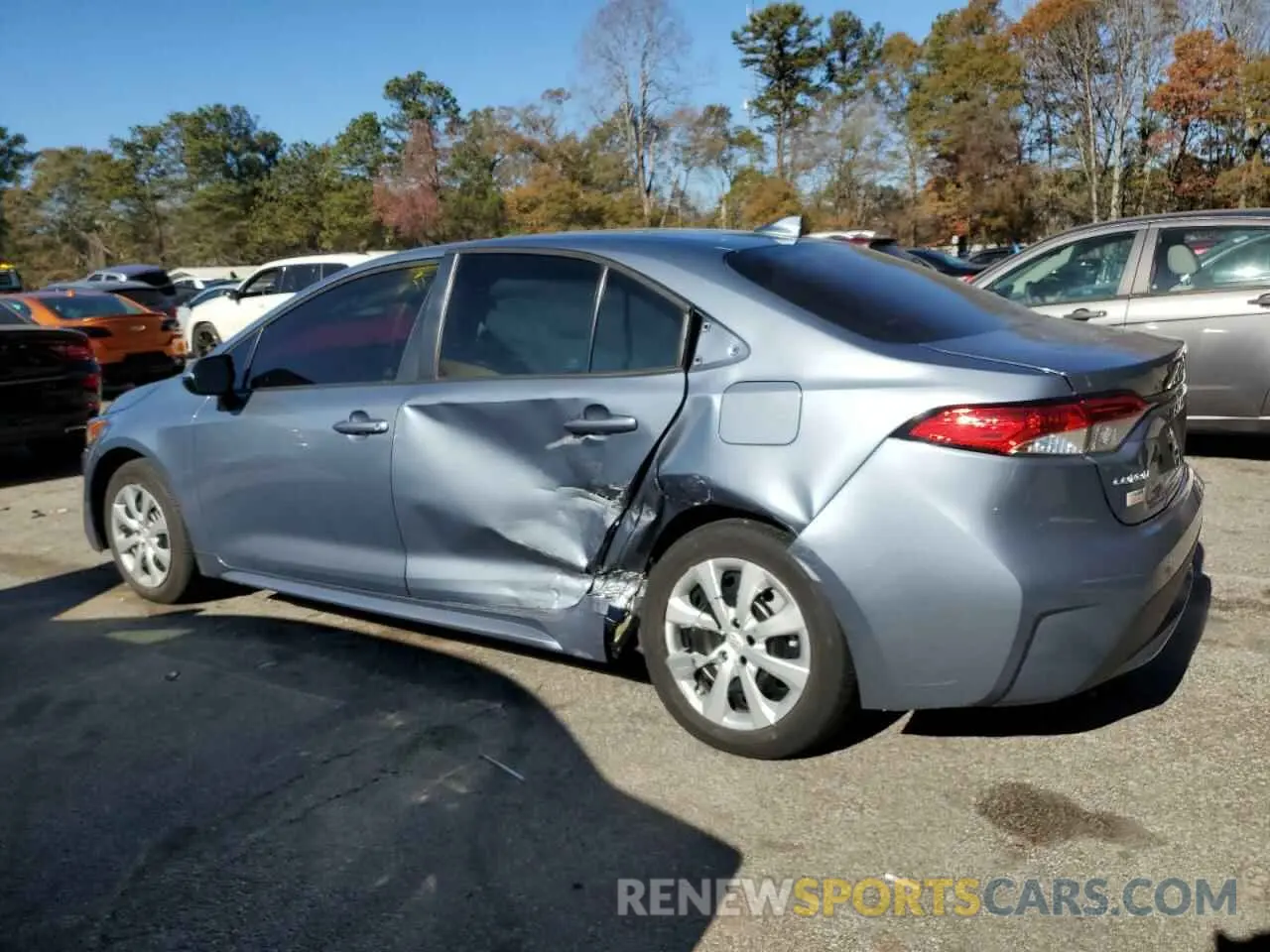 2 fotografías del automóvil dañado 5YFEPMAE7NP311375 TOYOTA COROLLA 2022