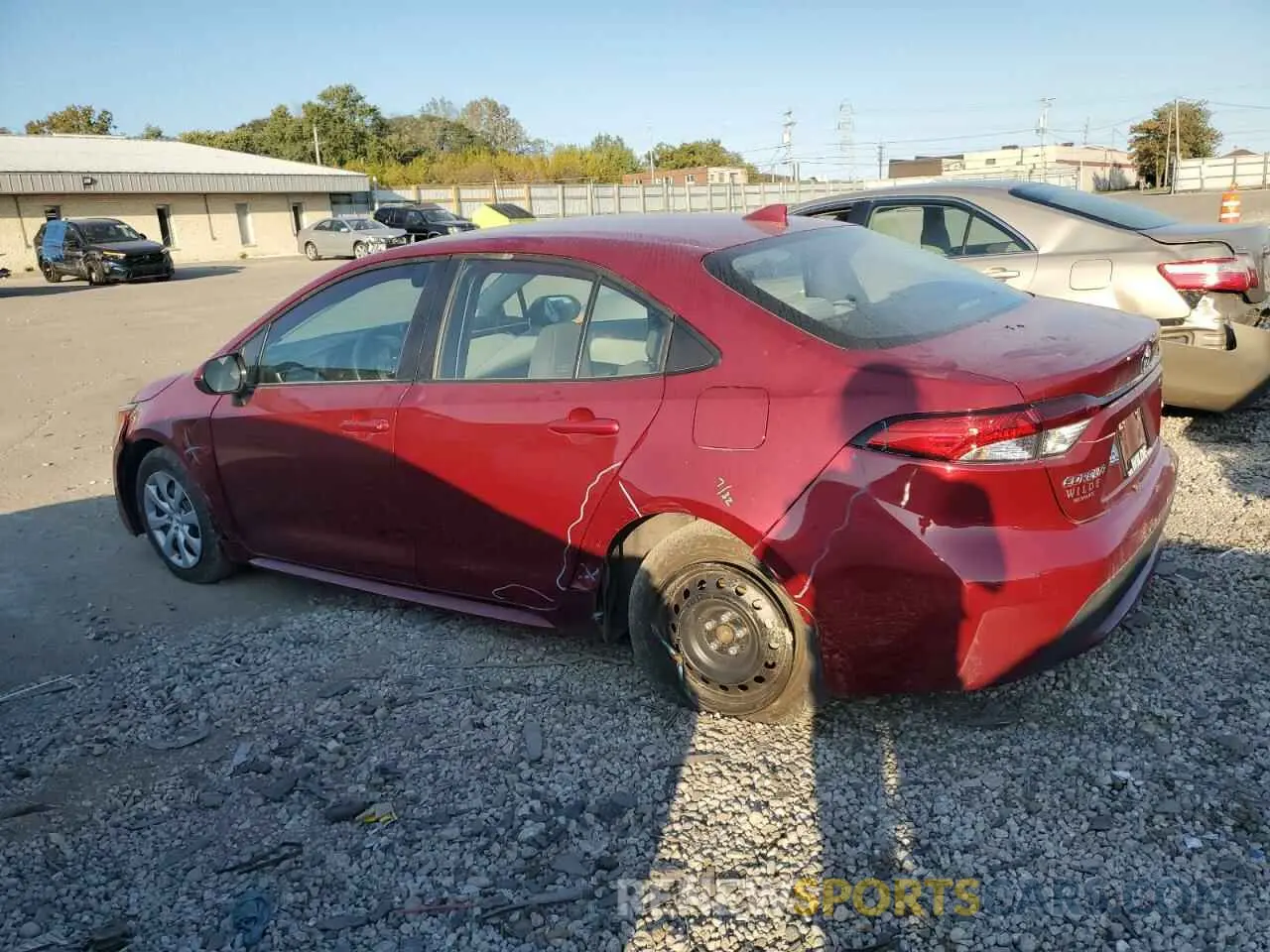 2 fotografías del automóvil dañado 5YFEPMAE7NP323591 TOYOTA COROLLA 2022
