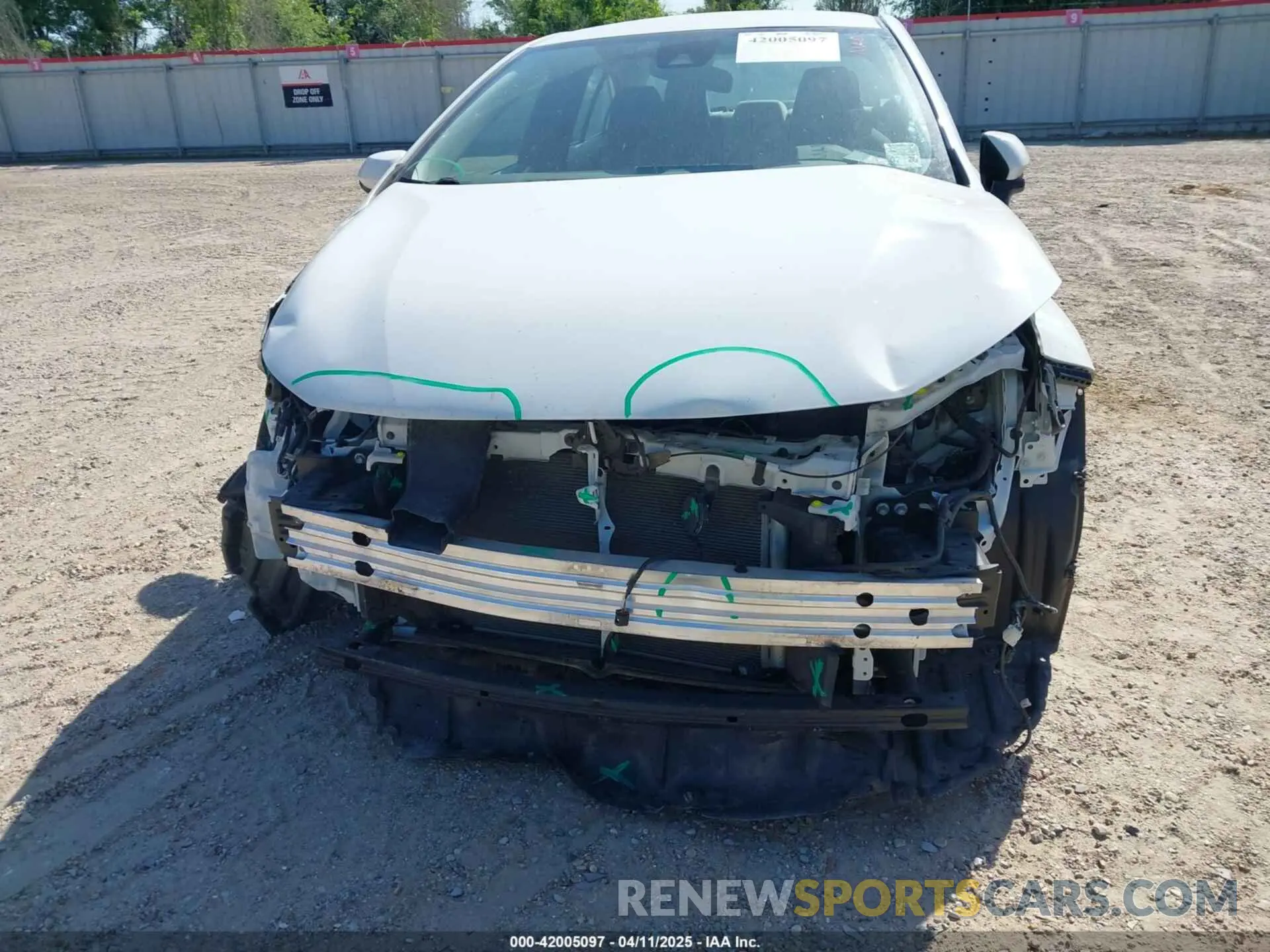 13 fotografías del automóvil dañado 5YFEPMAE7NP339872 TOYOTA COROLLA 2022