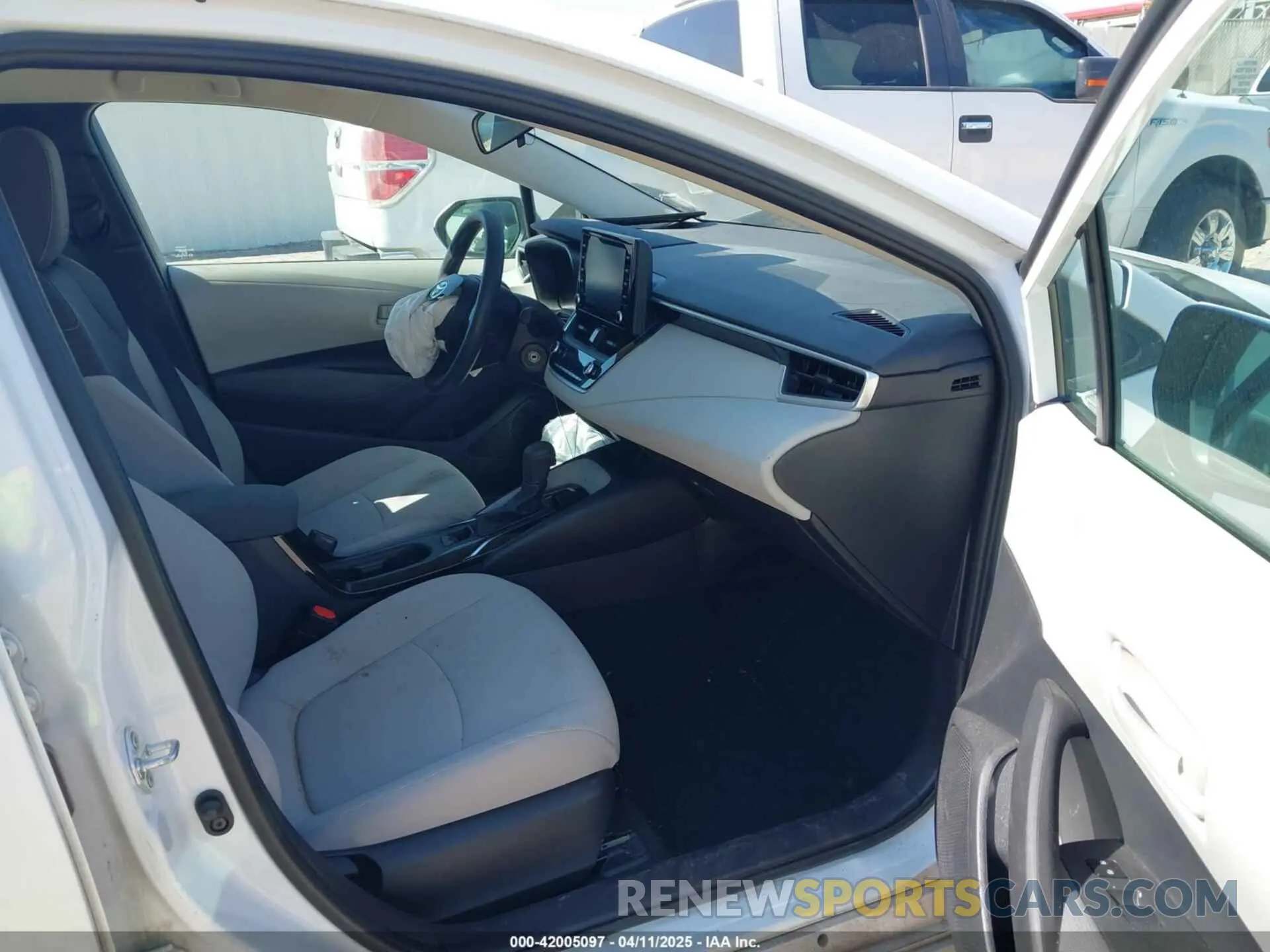 5 fotografías del automóvil dañado 5YFEPMAE7NP339872 TOYOTA COROLLA 2022