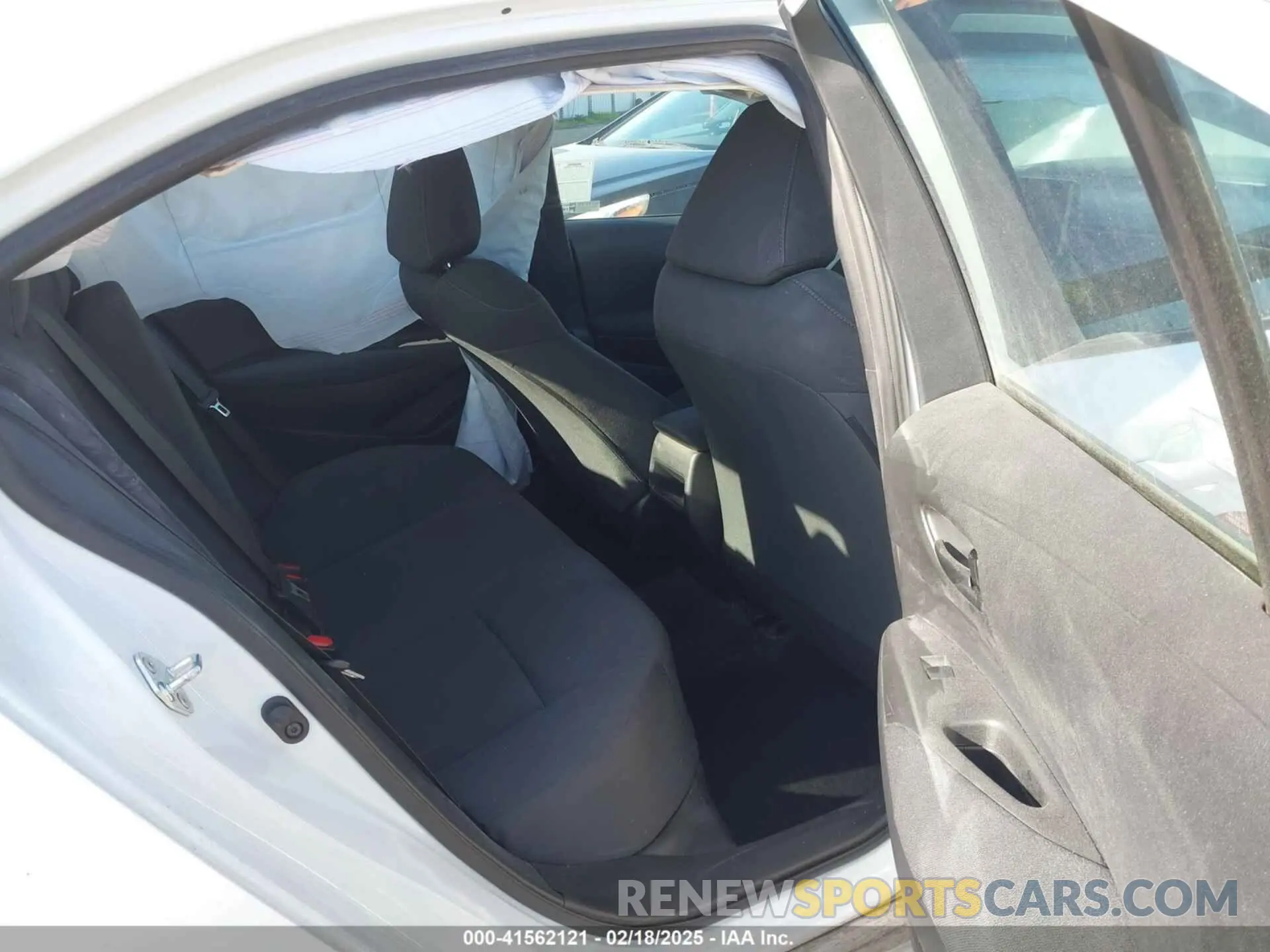8 fotografías del automóvil dañado 5YFEPMAE7NP352511 TOYOTA COROLLA 2022