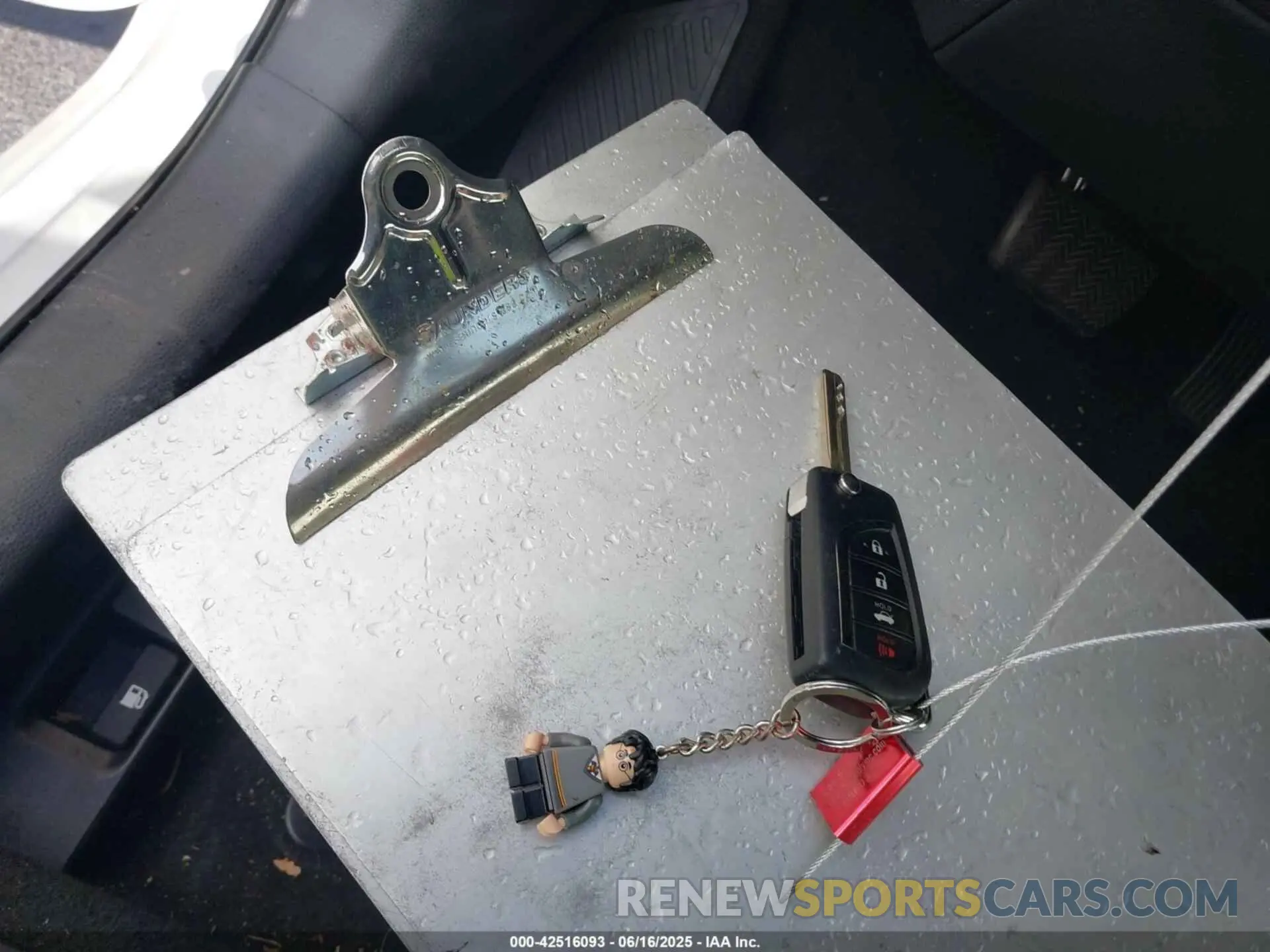 11 fotografías del automóvil dañado 5YFEPMAE7NP359748 TOYOTA COROLLA 2022
