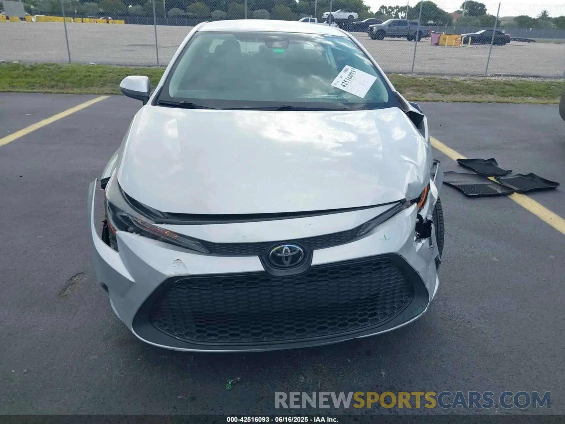 12 fotografías del automóvil dañado 5YFEPMAE7NP359748 TOYOTA COROLLA 2022