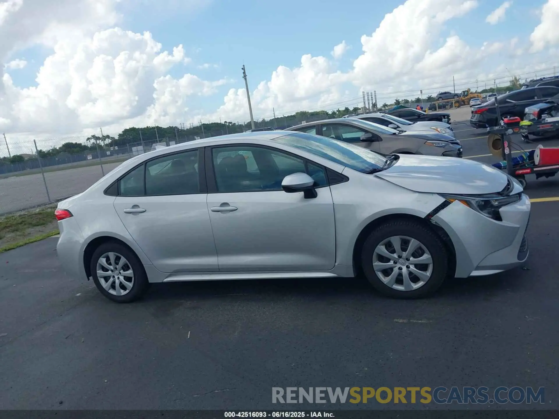 13 fotografías del automóvil dañado 5YFEPMAE7NP359748 TOYOTA COROLLA 2022