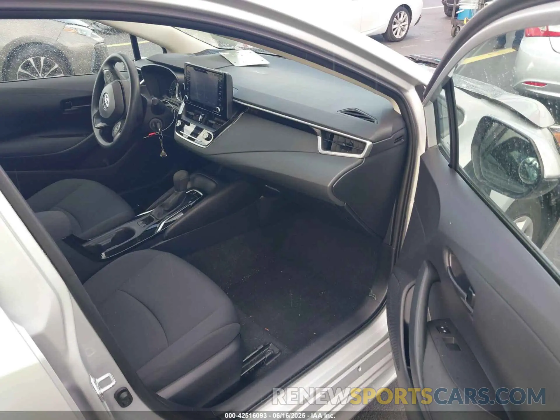 5 fotografías del automóvil dañado 5YFEPMAE7NP359748 TOYOTA COROLLA 2022