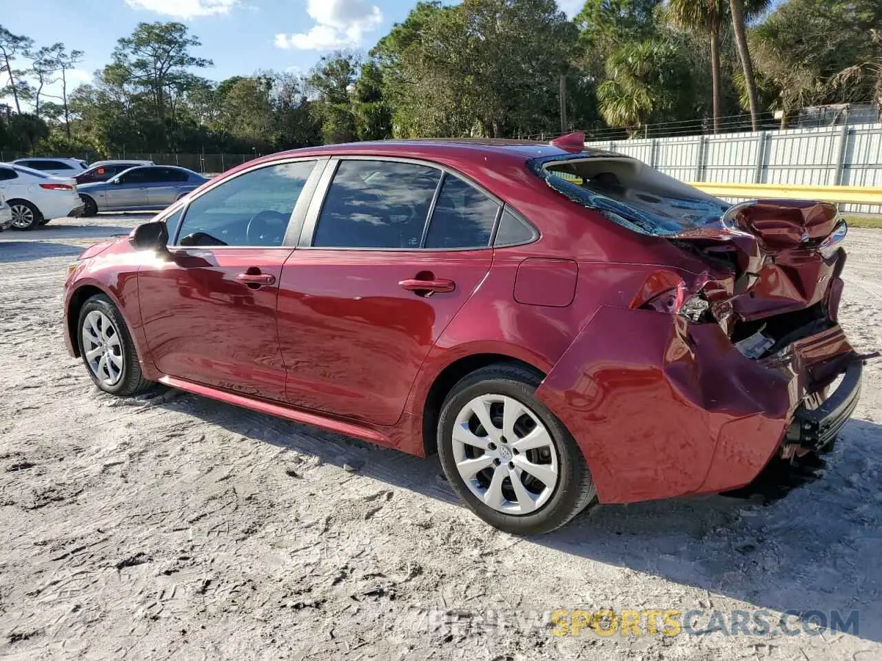 2 fotografías del automóvil dañado 5YFEPMAE7NP379983 TOYOTA COROLLA 2022