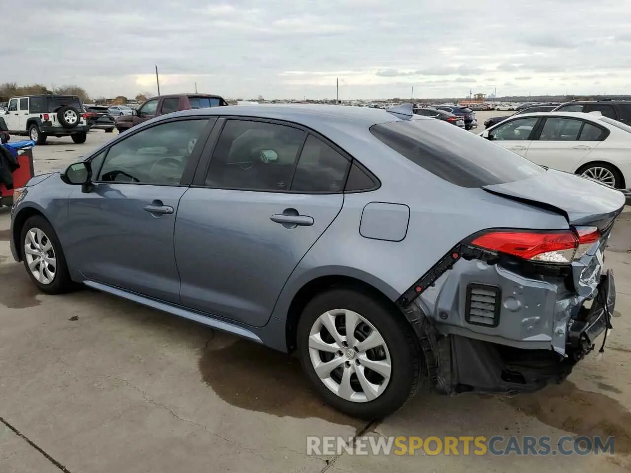2 fotografías del automóvil dañado 5YFEPMAE7NP384780 TOYOTA COROLLA 2022