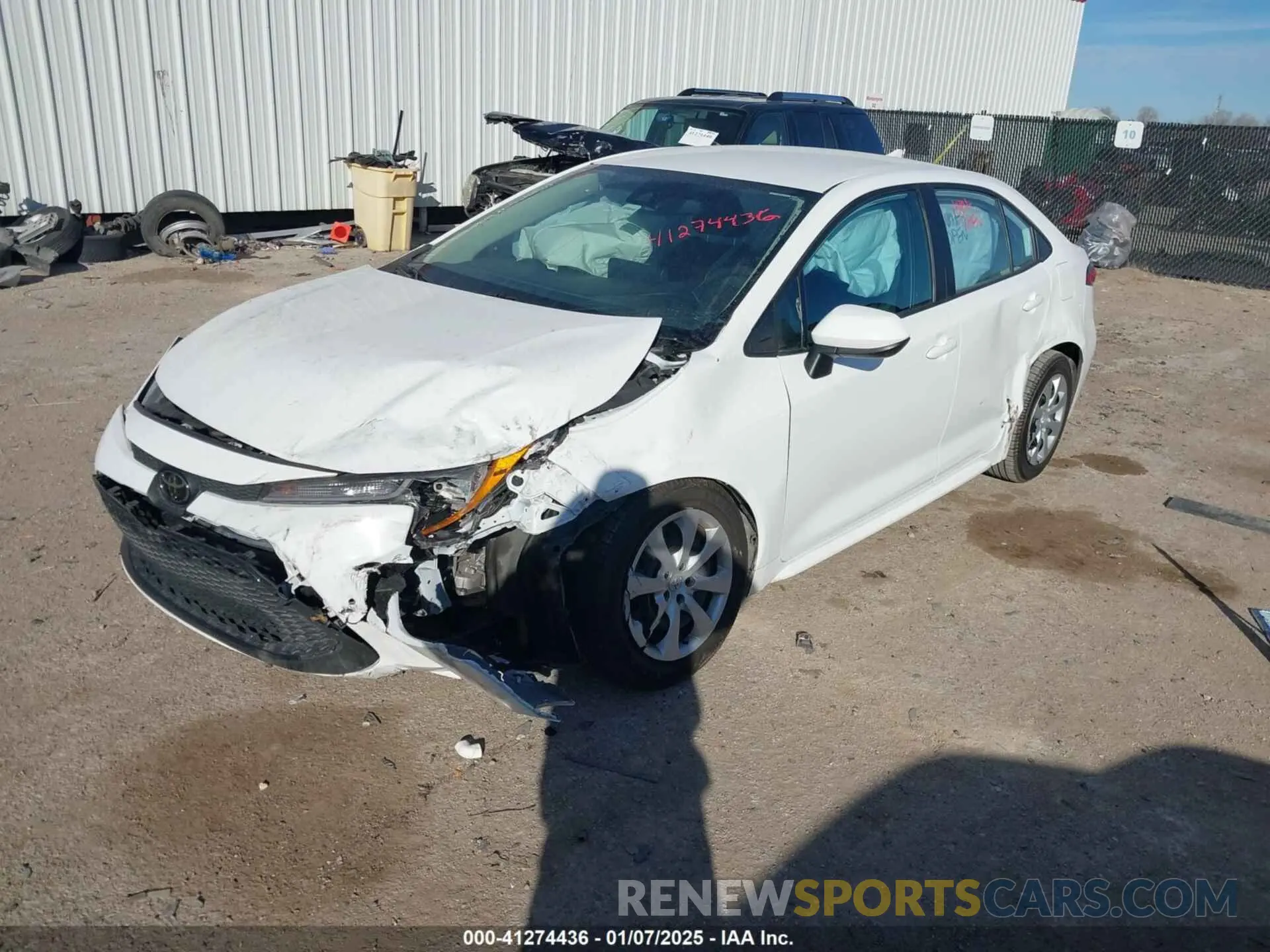 2 fotografías del automóvil dañado 5YFEPMAE7NP390269 TOYOTA COROLLA 2022