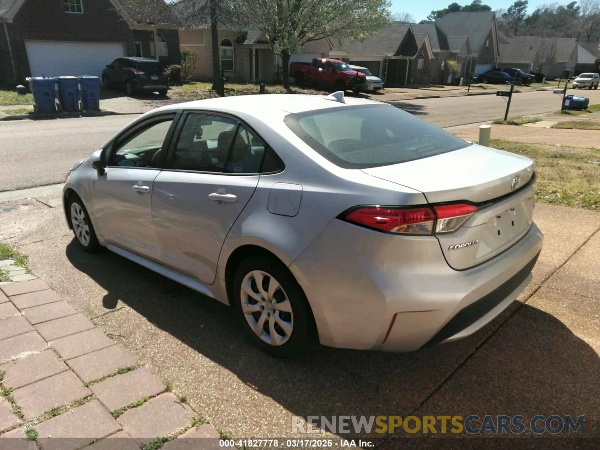 3 fotografías del automóvil dañado 5YFEPMAE8NP273025 TOYOTA COROLLA 2022