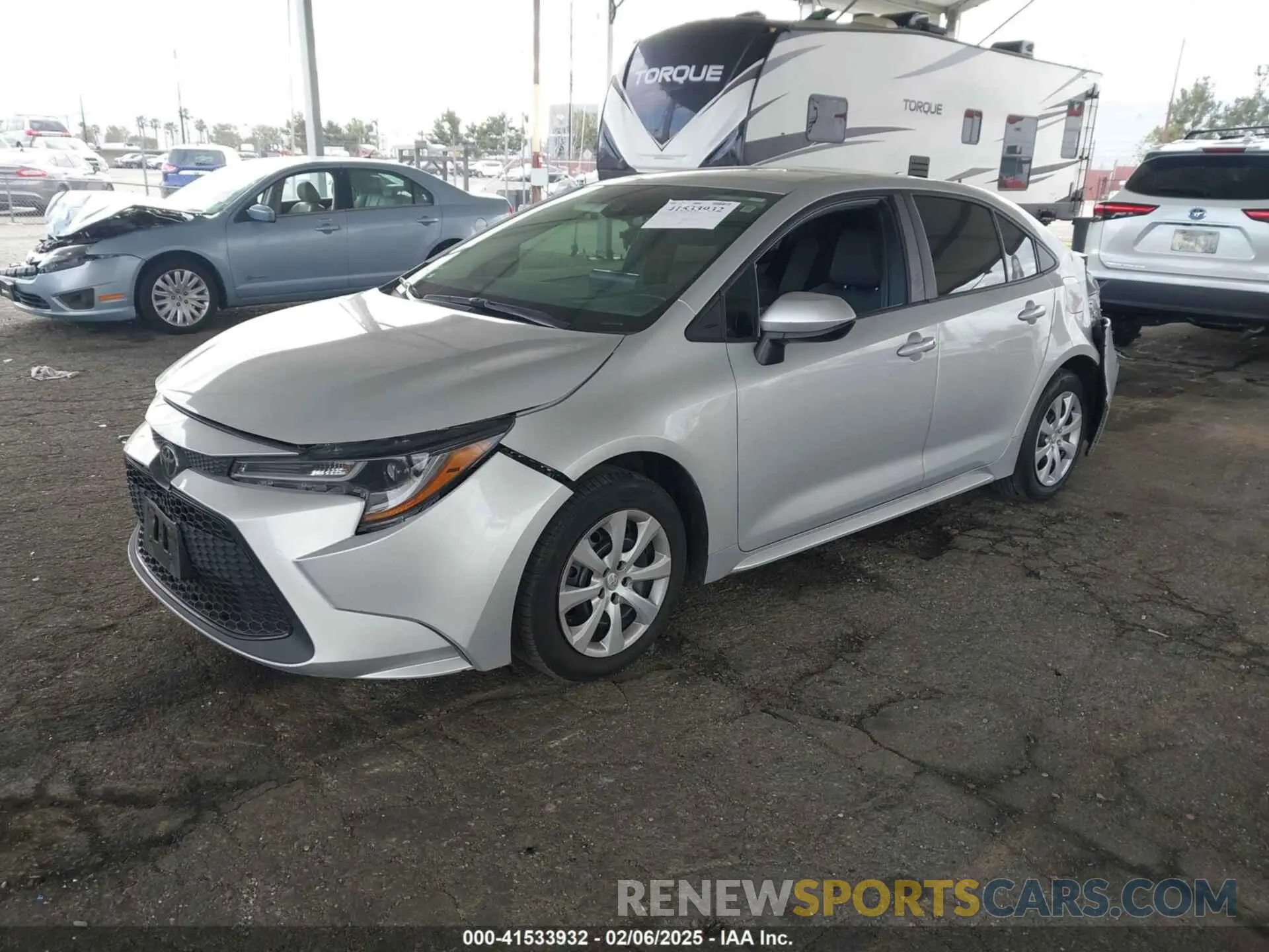 2 fotografías del automóvil dañado 5YFEPMAE8NP309246 TOYOTA COROLLA 2022