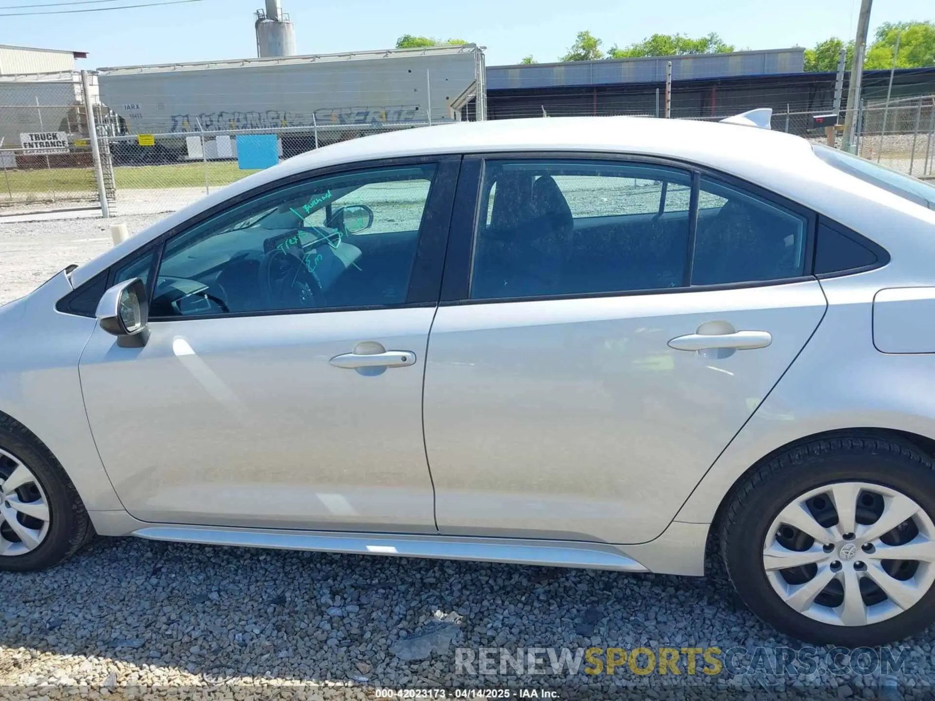 15 fotografías del automóvil dañado 5YFEPMAE8NP329299 TOYOTA COROLLA 2022