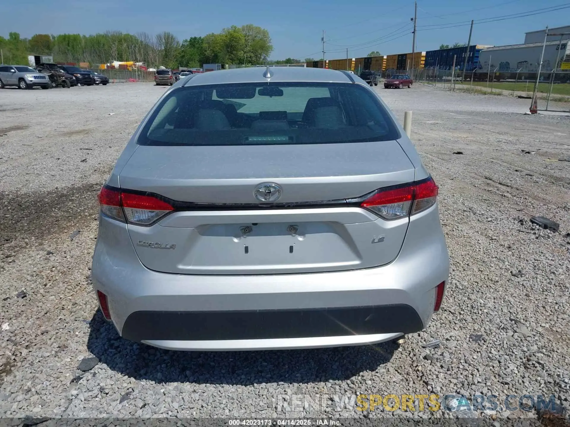 17 fotografías del automóvil dañado 5YFEPMAE8NP329299 TOYOTA COROLLA 2022