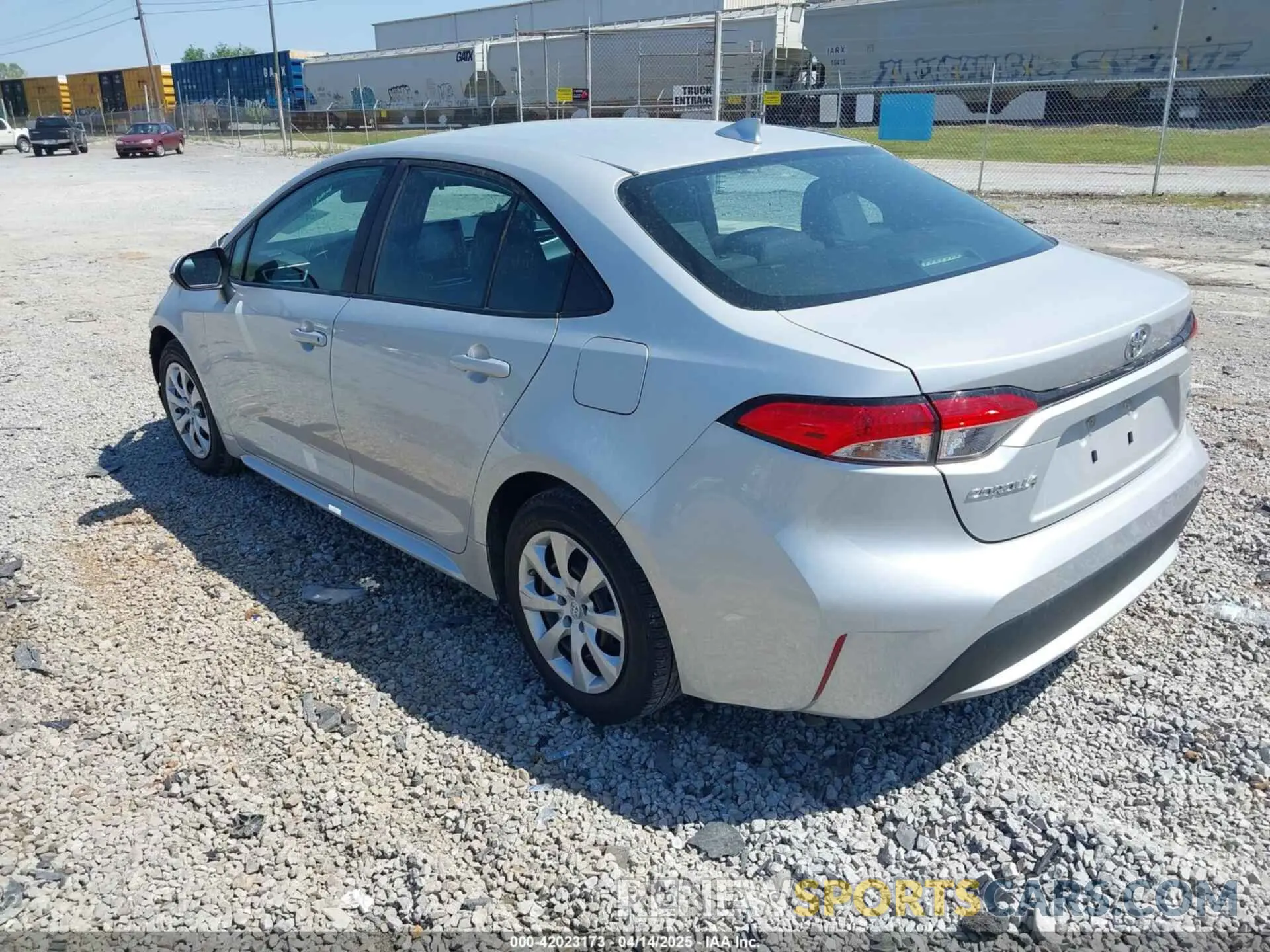 3 fotografías del automóvil dañado 5YFEPMAE8NP329299 TOYOTA COROLLA 2022