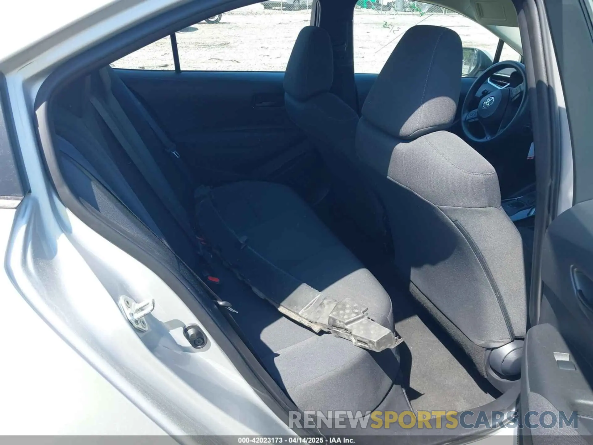 8 fotografías del automóvil dañado 5YFEPMAE8NP329299 TOYOTA COROLLA 2022