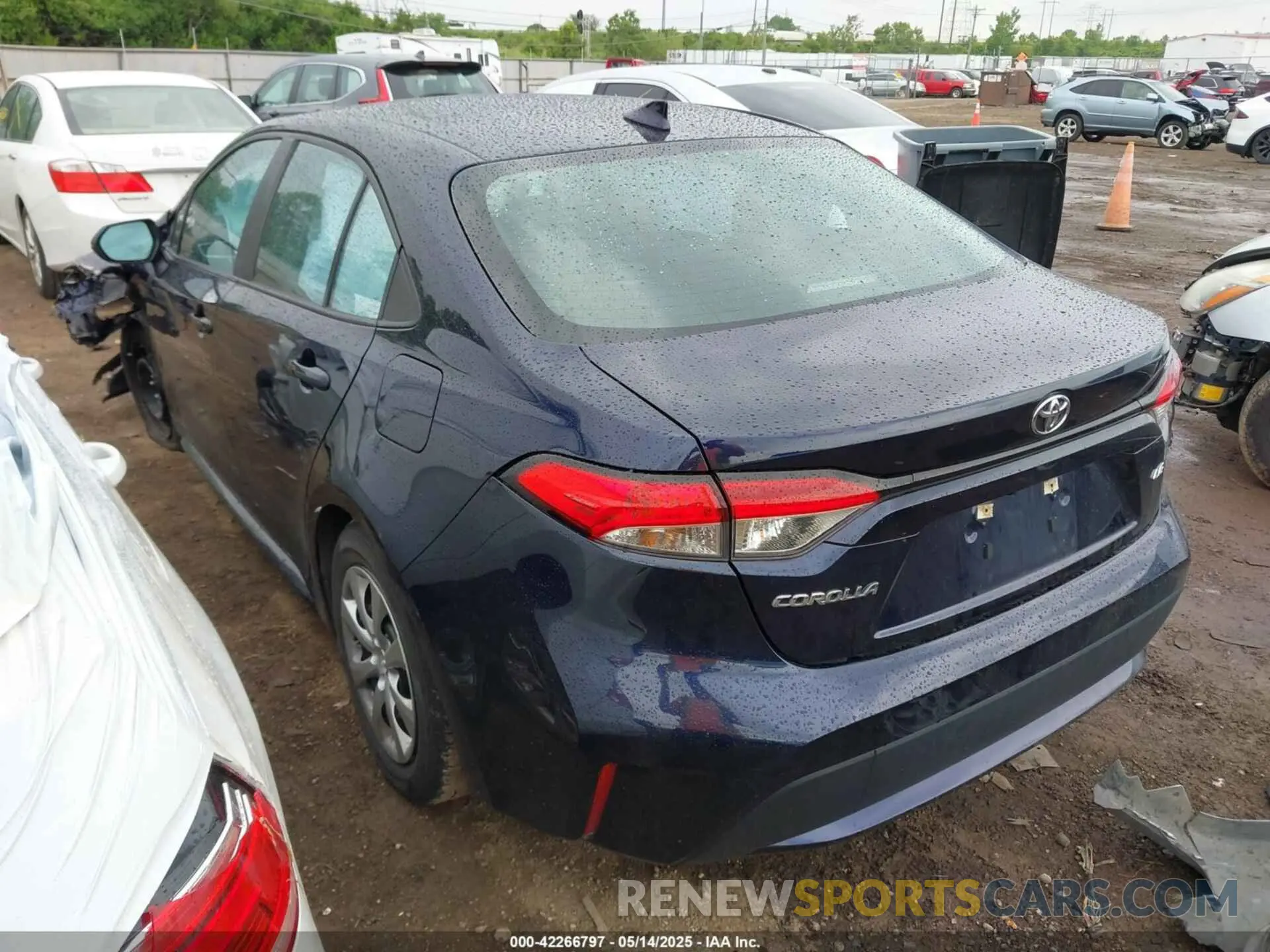 3 fotografías del automóvil dañado 5YFEPMAE8NP332672 TOYOTA COROLLA 2022