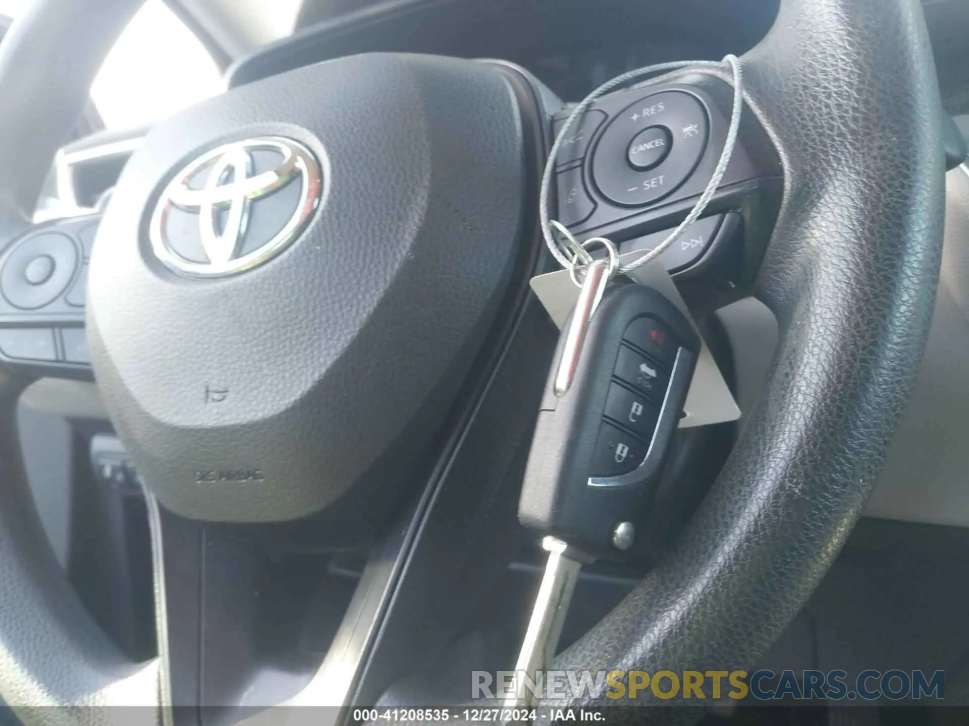 11 fotografías del automóvil dañado 5YFEPMAE8NP339752 TOYOTA COROLLA 2022