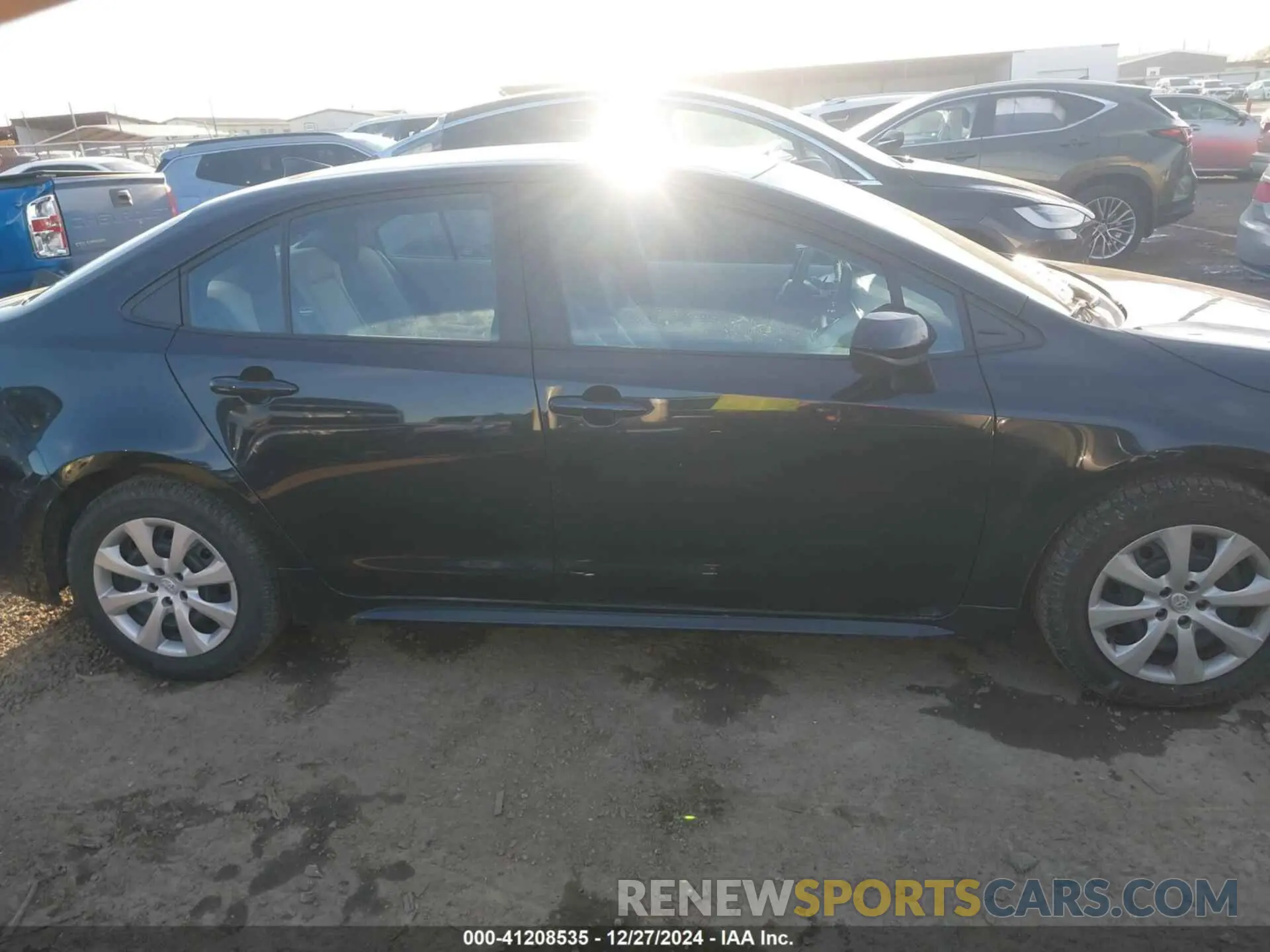 13 fotografías del automóvil dañado 5YFEPMAE8NP339752 TOYOTA COROLLA 2022