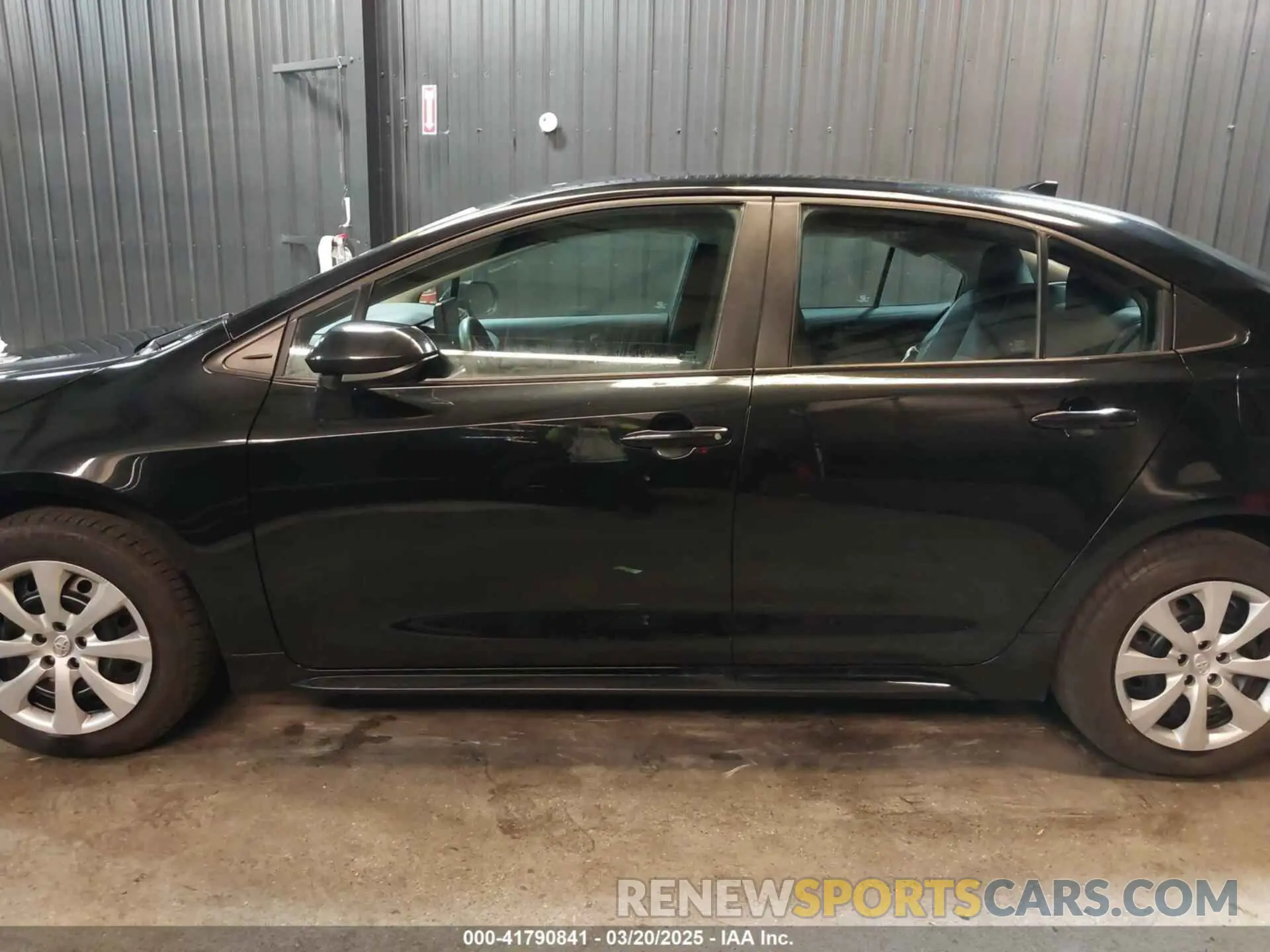 14 fotografías del automóvil dañado 5YFEPMAE8NP341856 TOYOTA COROLLA 2022