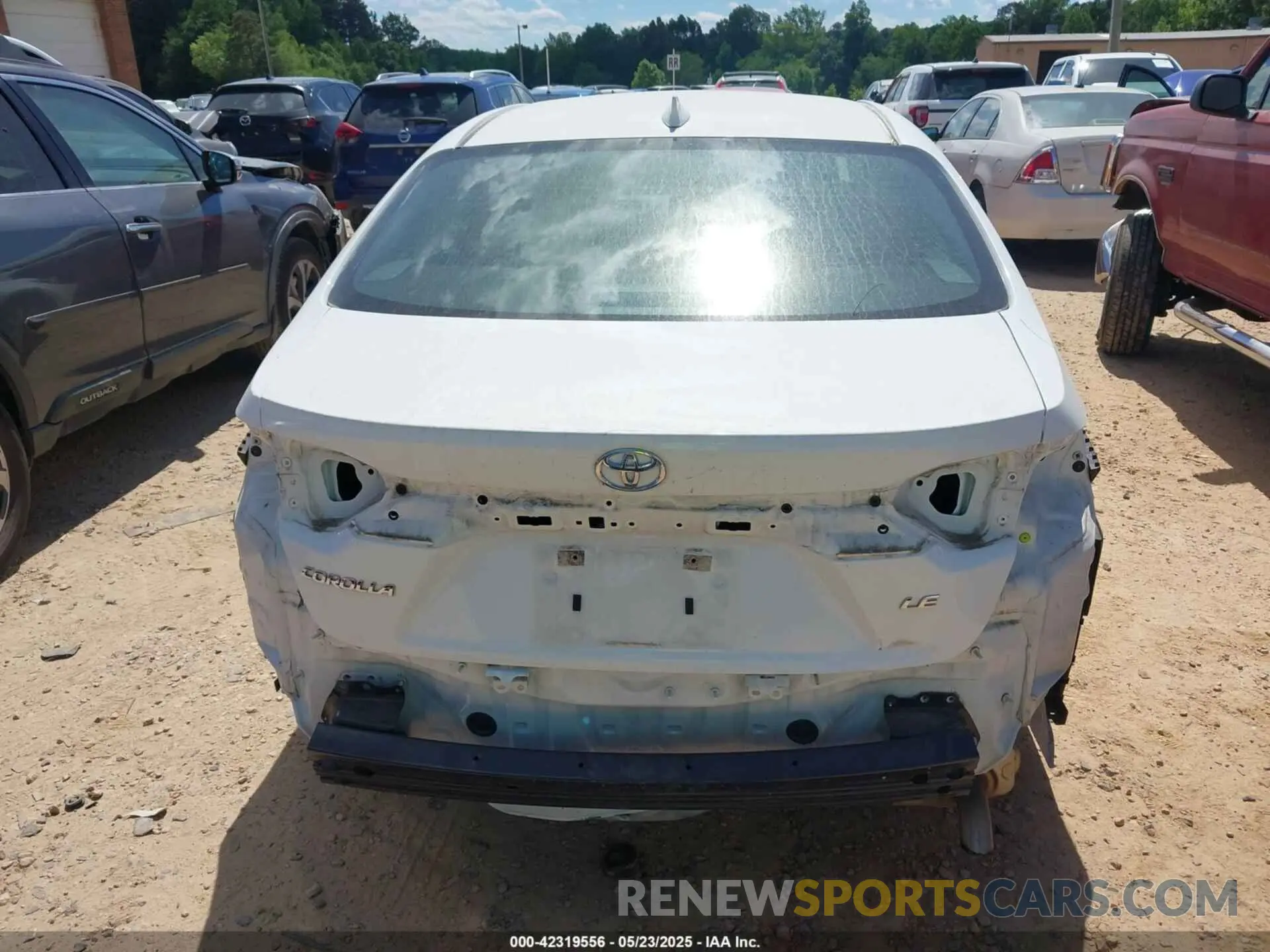 17 fotografías del automóvil dañado 5YFEPMAE8NP355840 TOYOTA COROLLA 2022