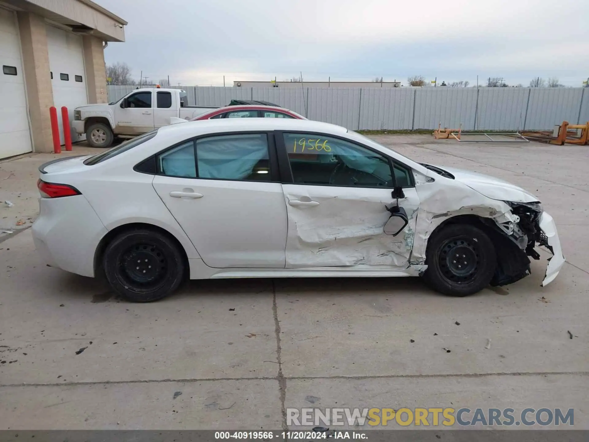 13 fotografías del automóvil dañado 5YFEPMAE8NP356194 TOYOTA COROLLA 2022