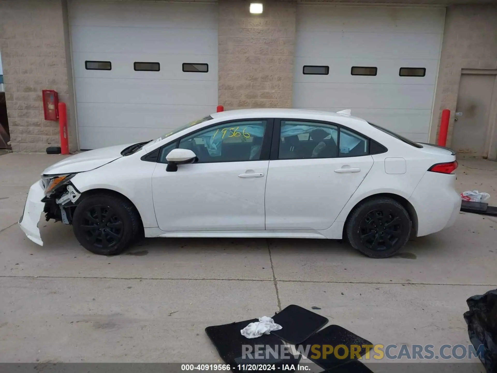 14 fotografías del automóvil dañado 5YFEPMAE8NP356194 TOYOTA COROLLA 2022
