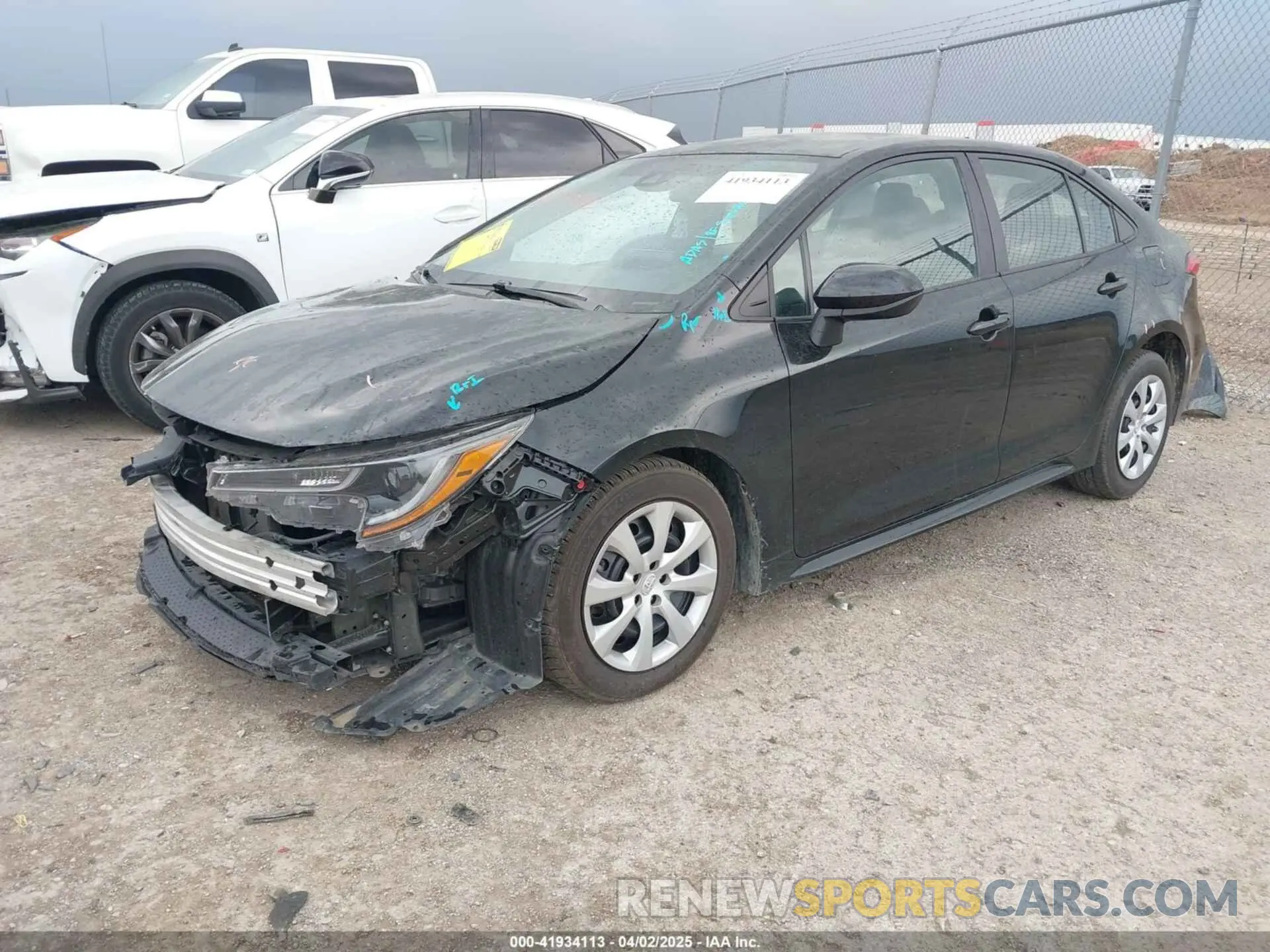 2 fotografías del automóvil dañado 5YFEPMAE8NP358012 TOYOTA COROLLA 2022