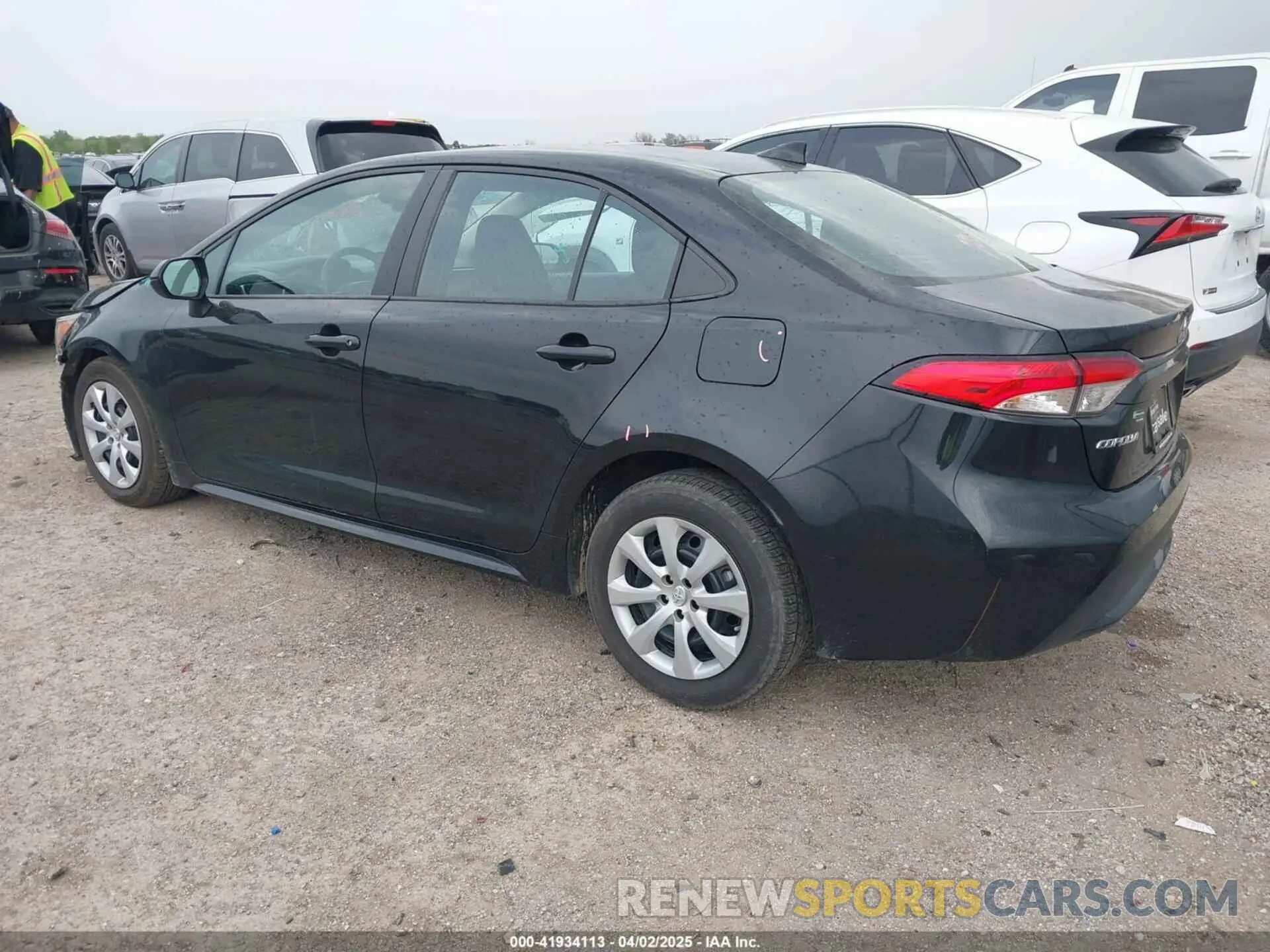 3 fotografías del automóvil dañado 5YFEPMAE8NP358012 TOYOTA COROLLA 2022
