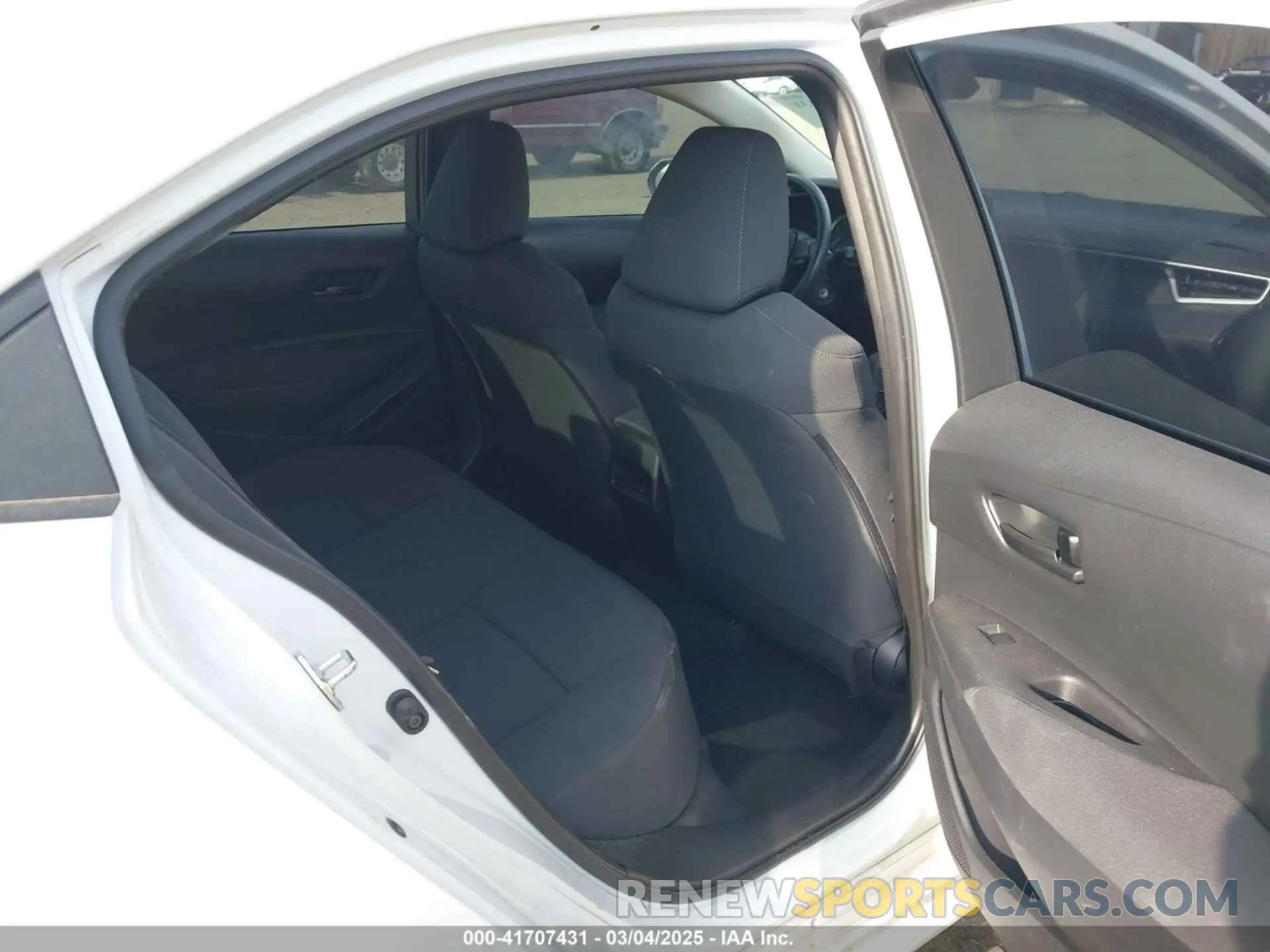 8 fotografías del automóvil dañado 5YFEPMAE8NP362013 TOYOTA COROLLA 2022