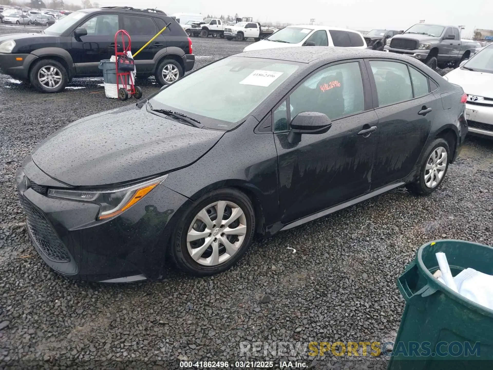 2 fotografías del automóvil dañado 5YFEPMAE8NP369091 TOYOTA COROLLA 2022