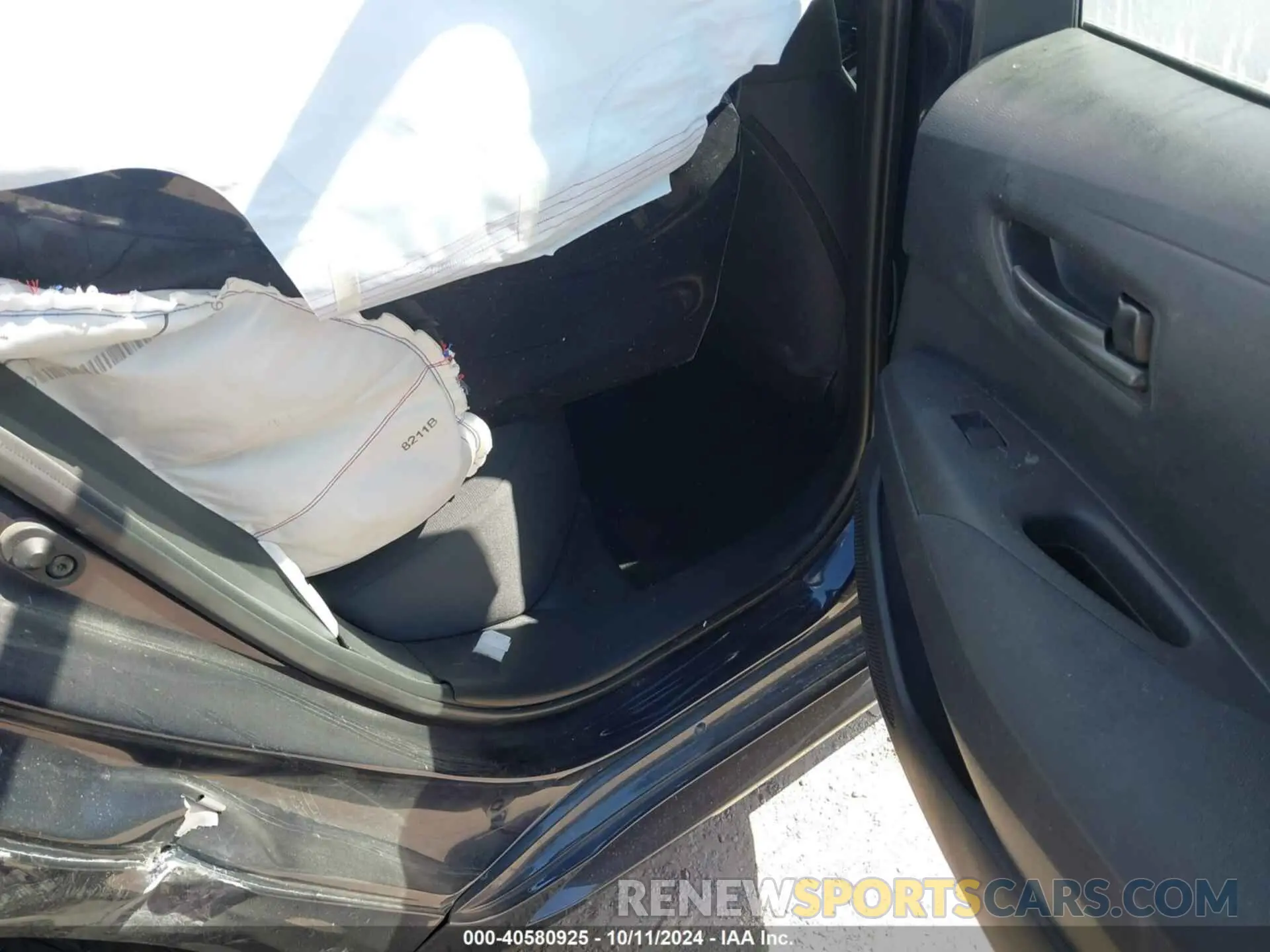 8 fotografías del automóvil dañado 5YFEPMAE8NP379409 TOYOTA COROLLA 2022